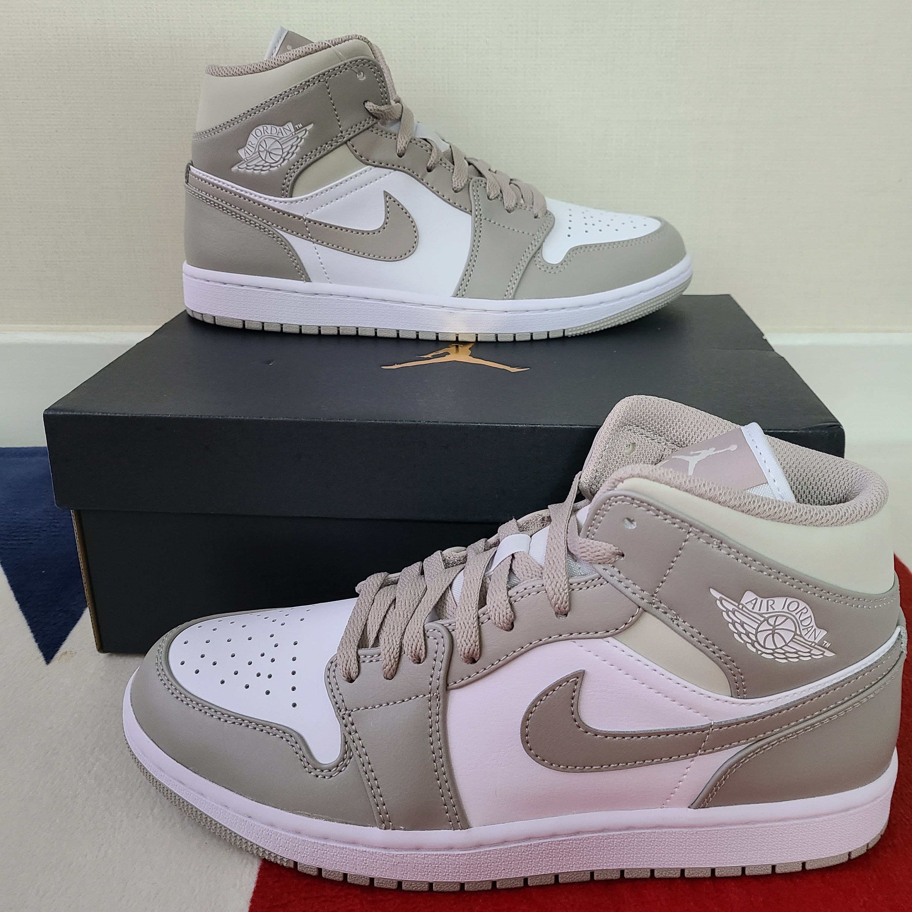 Jordan 1 Mid College Grey 착용 스타일 - 4