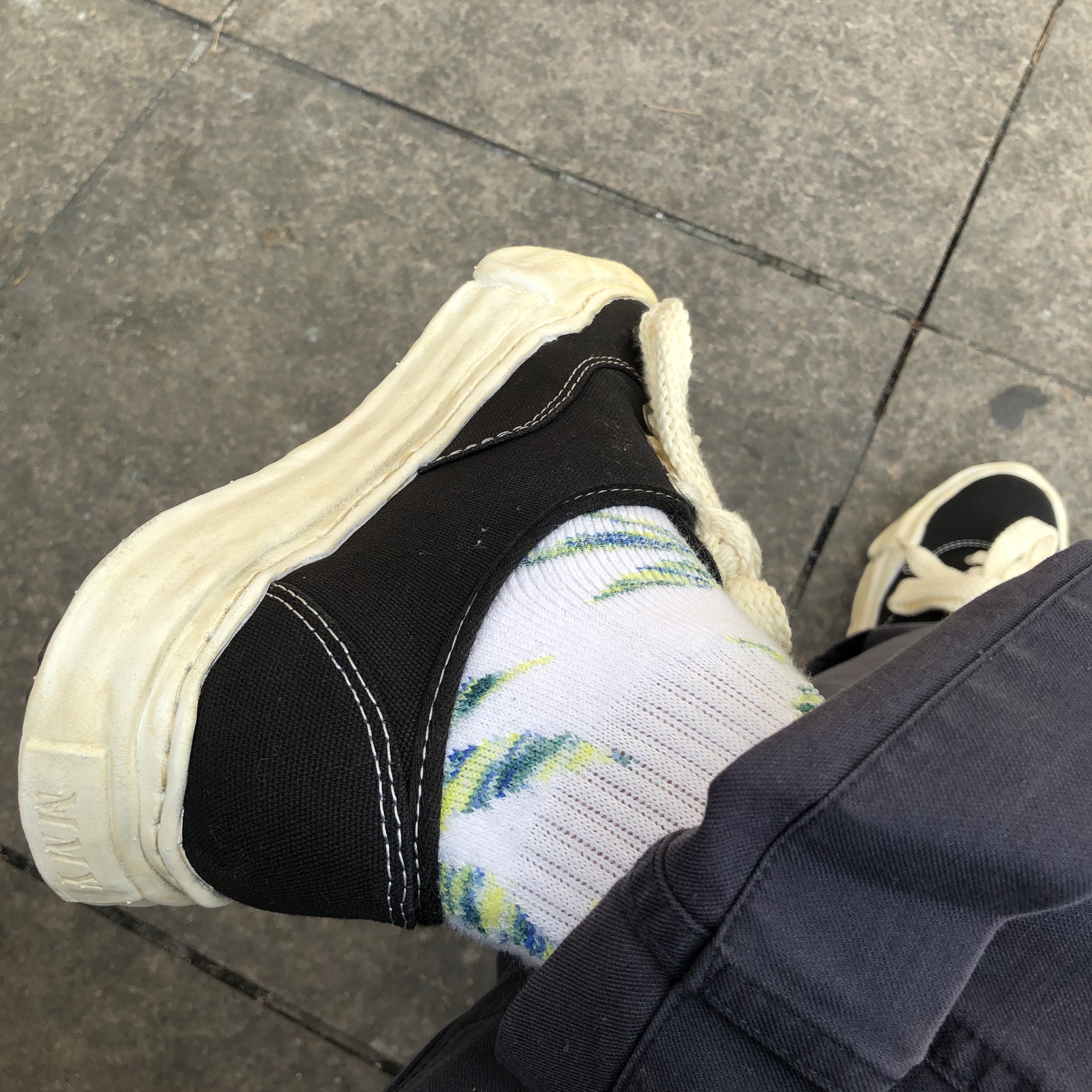 Maison Mihara Yasuhiro Baker OG Sole OD Canvas Low-top Sneakers Black 착용 스타일 - 2
