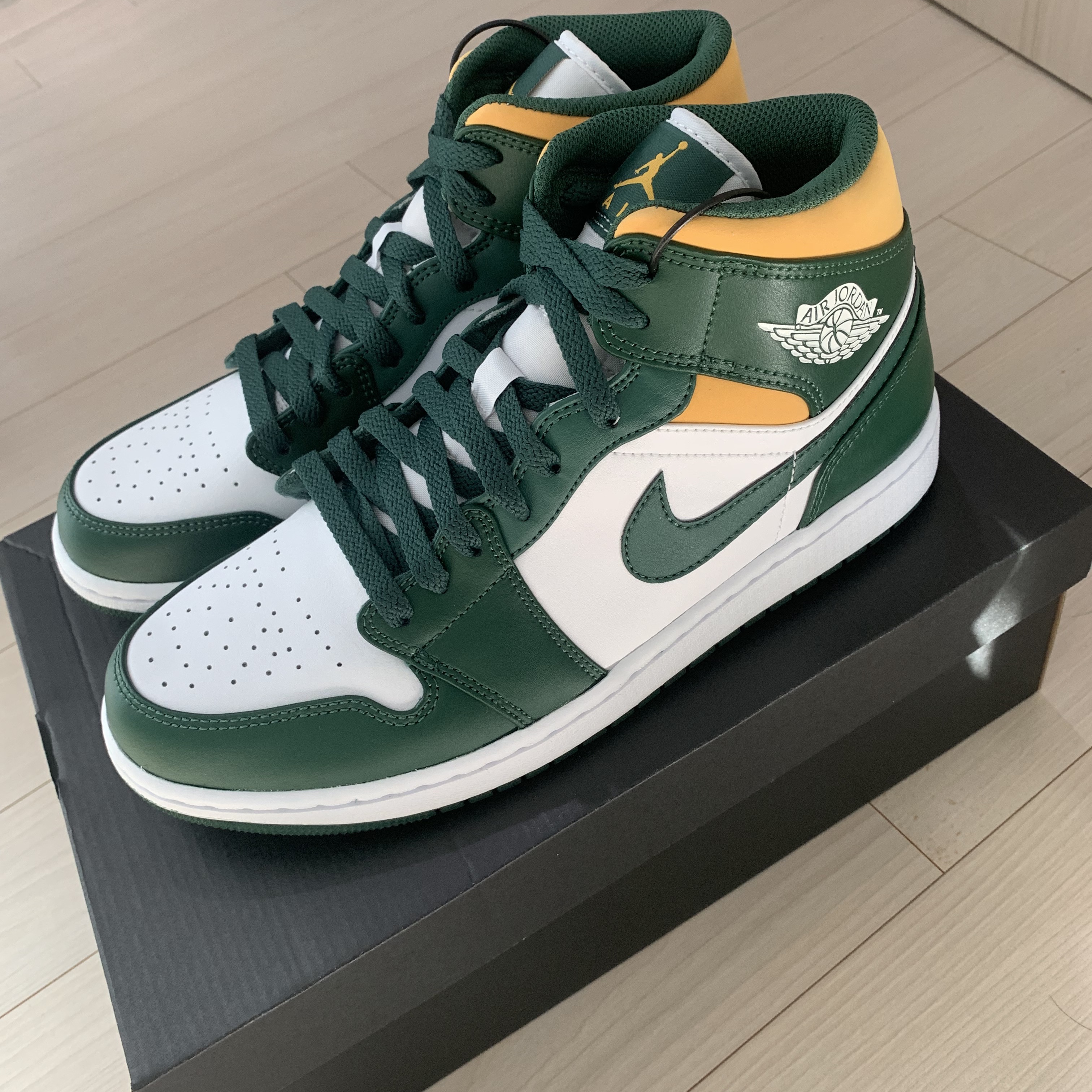 Jordan 1 Mid Sonics 2021 착용 스타일 - 1