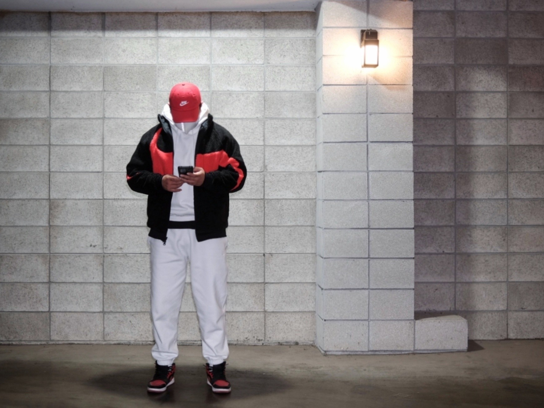 Nike Big Swoosh Full Zip Jacket Black Chili Red, Nike NRG Solo Swoosh Fleece Hoodie Summit White - Asia 착용 스타일