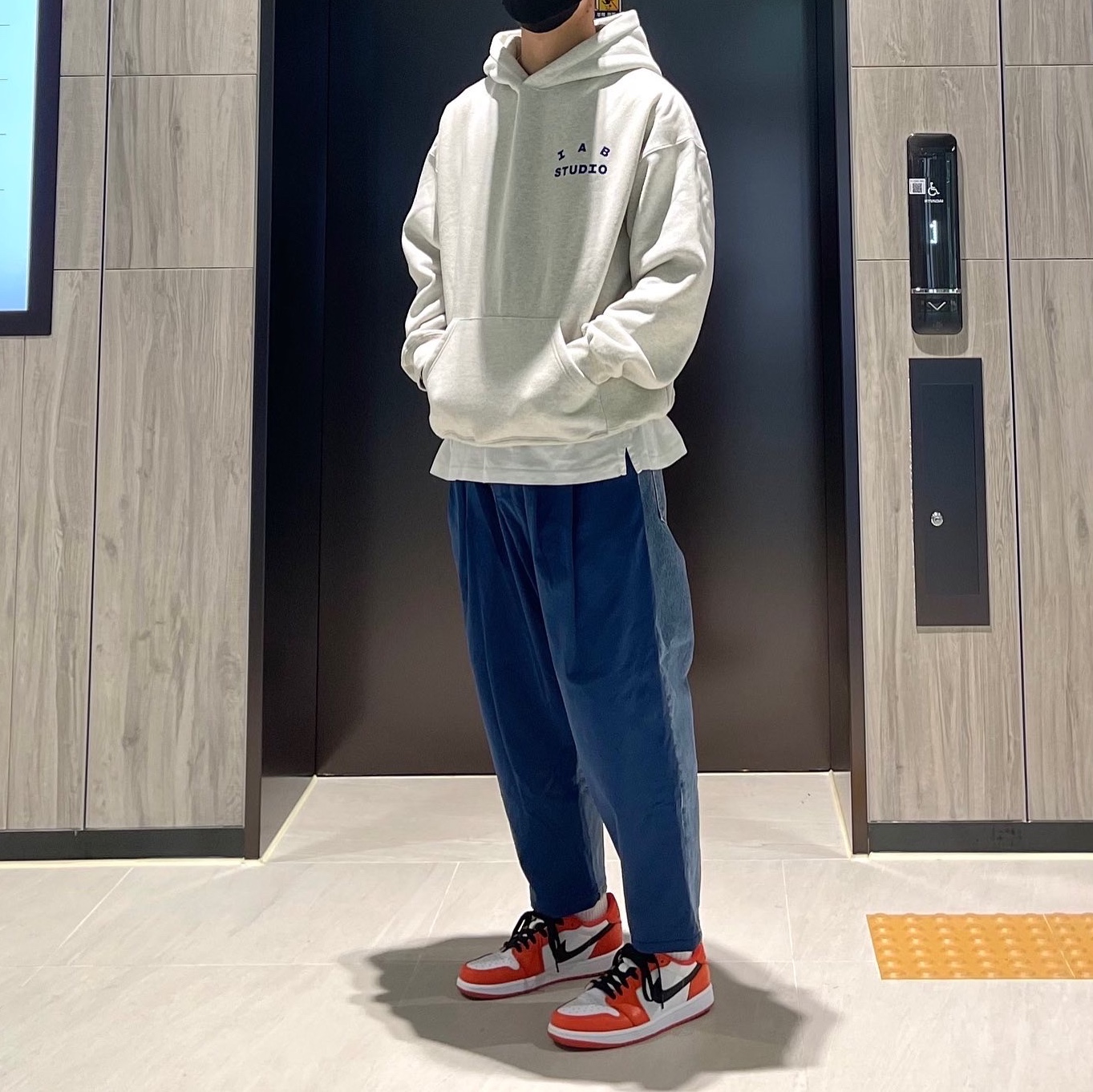 Jordan 1 Low OG Starfish, IAB Studio Hoodie Oatmeal Gray - 21SS 착용 스타일 - 1