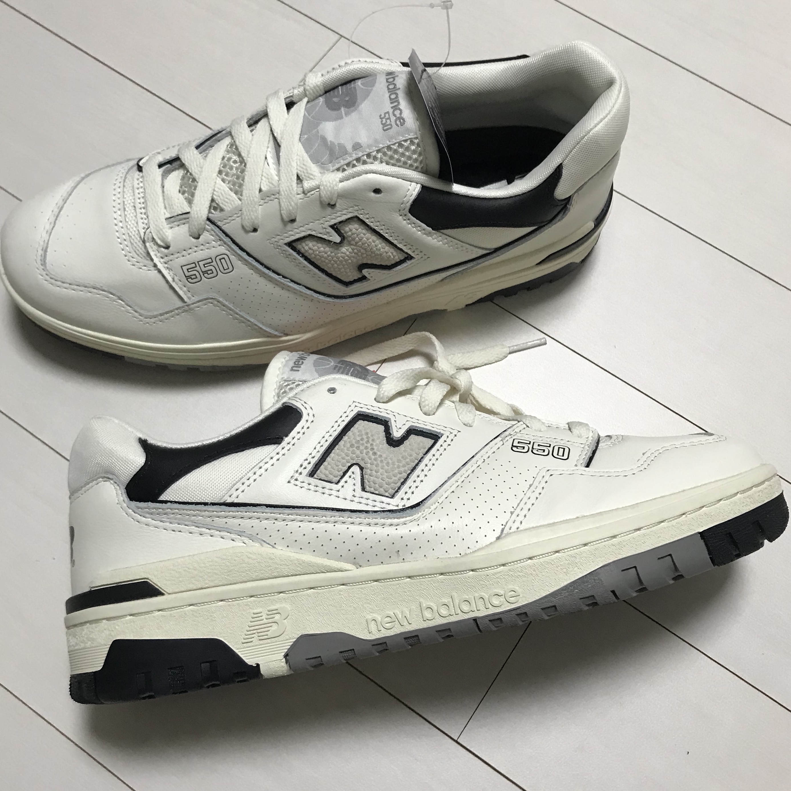 New Balance 550 White Grey - 2E Wide 착용 스타일