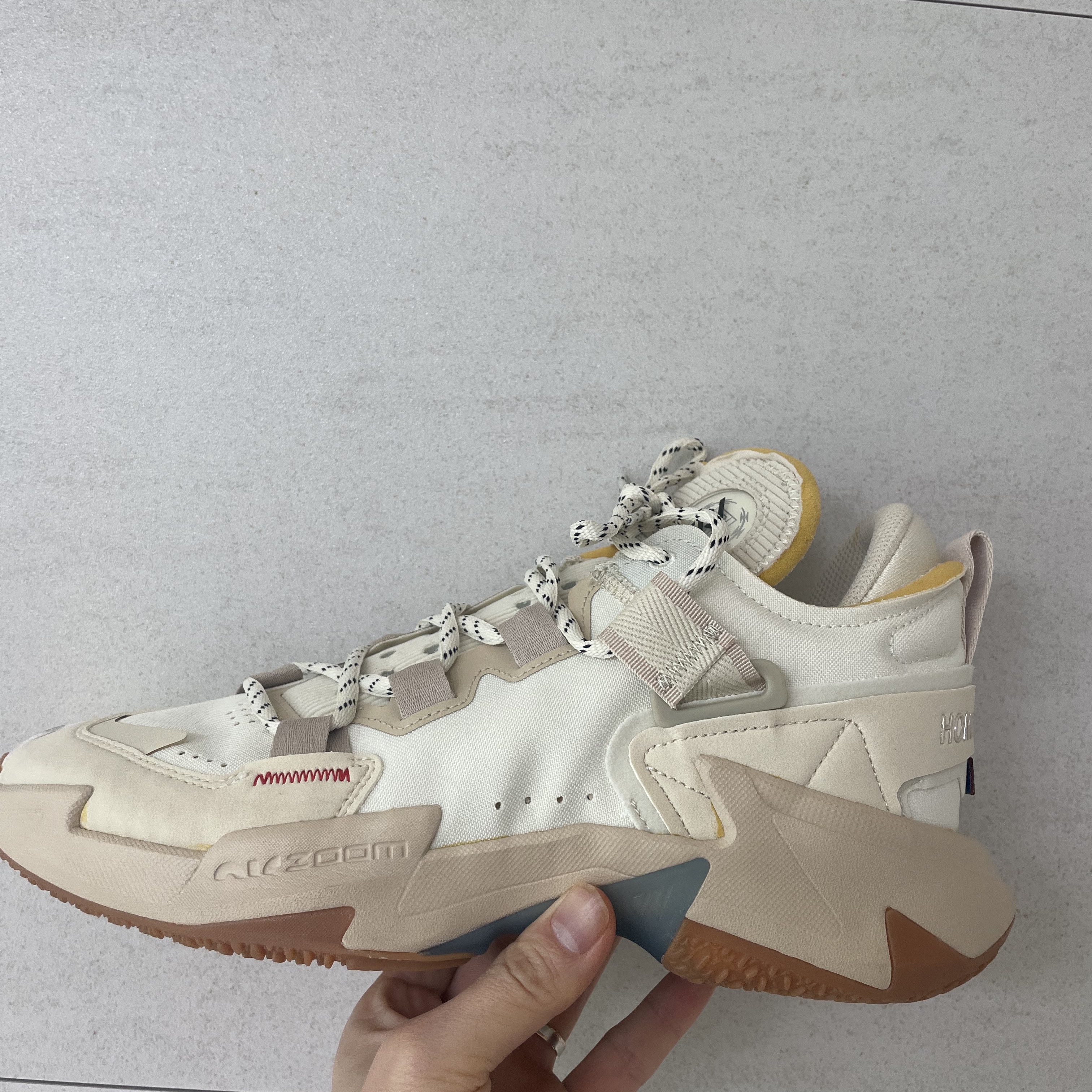 Jordan x Russell Westbrook Honor the Gift Why Not ZER0.5 PF Sail 착용 스타일 - 1