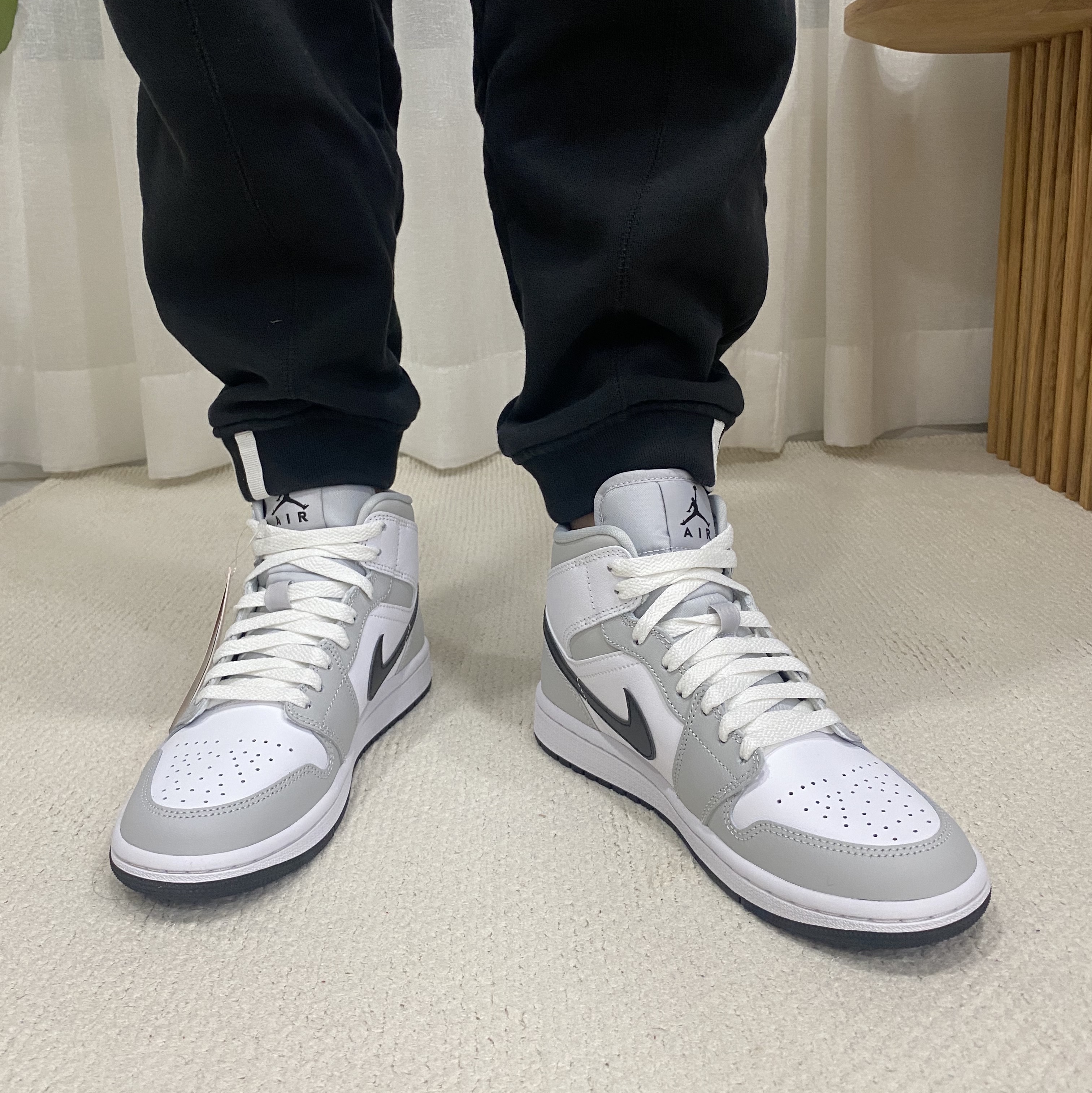 (W) Jordan 1 Mid Grey Fog 착용 스타일 - 3