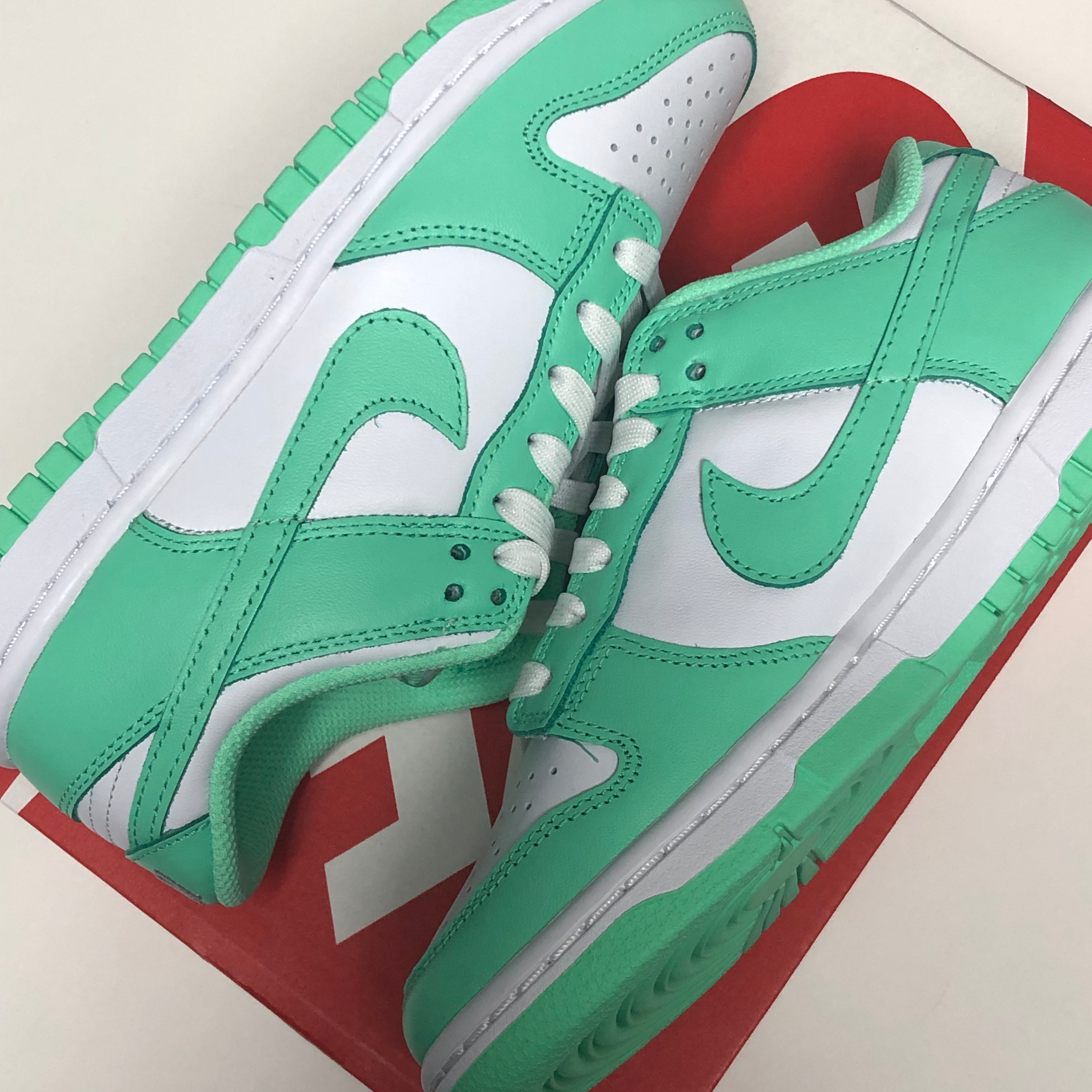 (W) Nike Dunk Low Green Glow 착용 스타일
