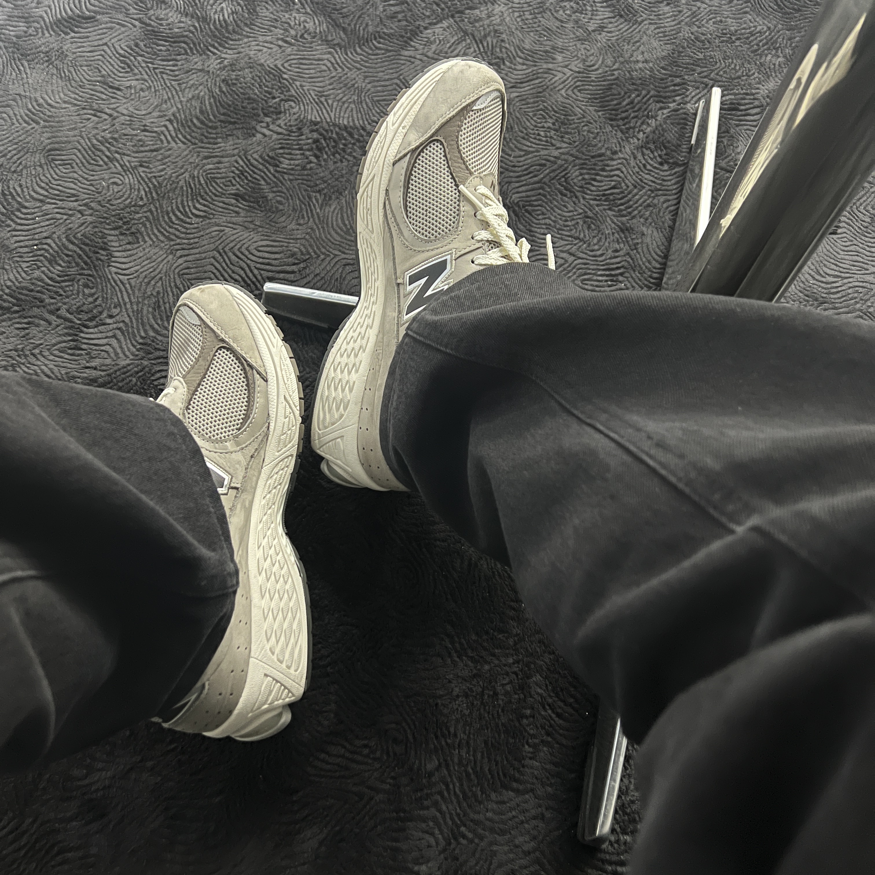 New Balance 2002 Warm Alpaca 착용 스타일 - 1