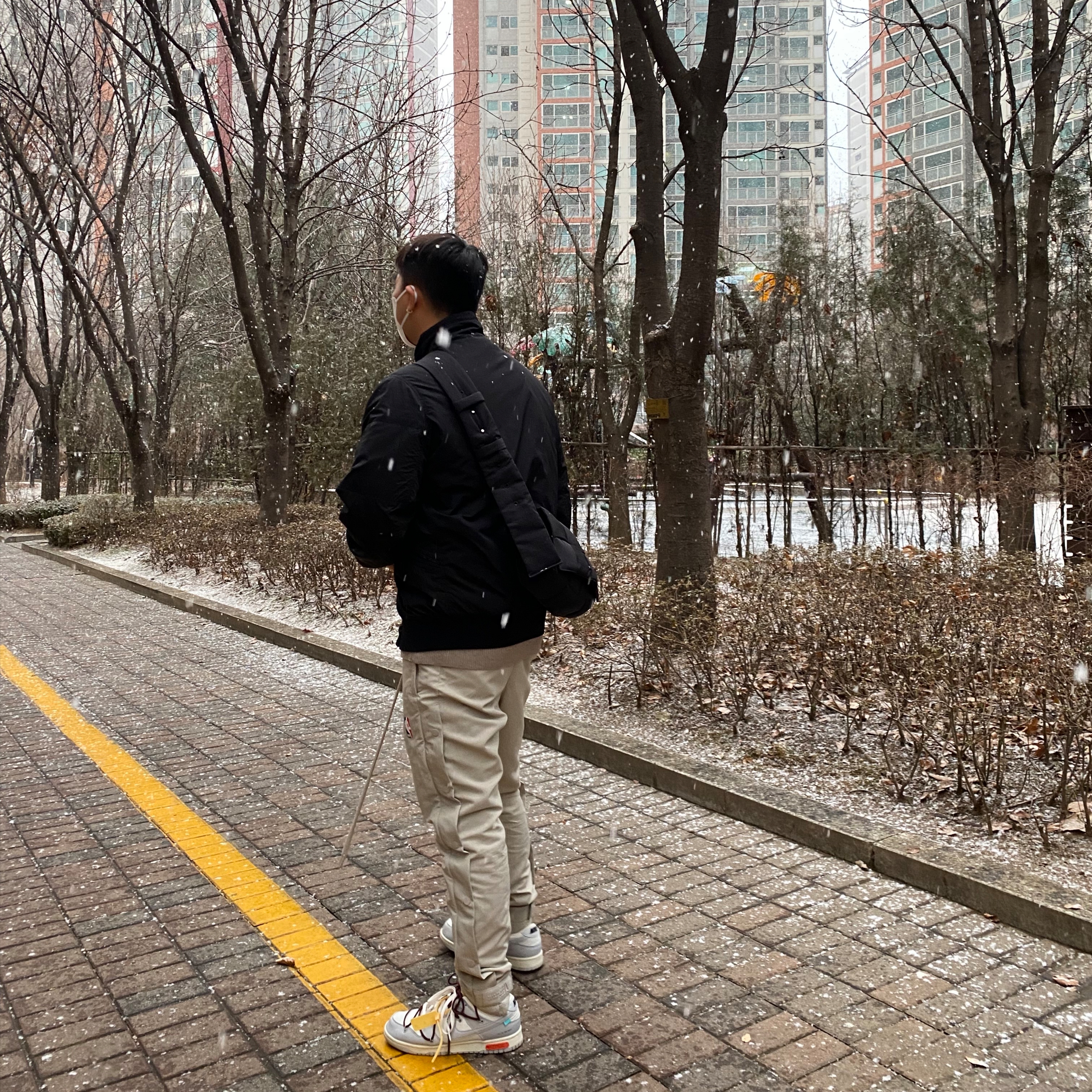 Bottega Veneta Padded Tech Cassette Black, Nike x Fear of God Warm Up Pants String 착용 스타일 - 1