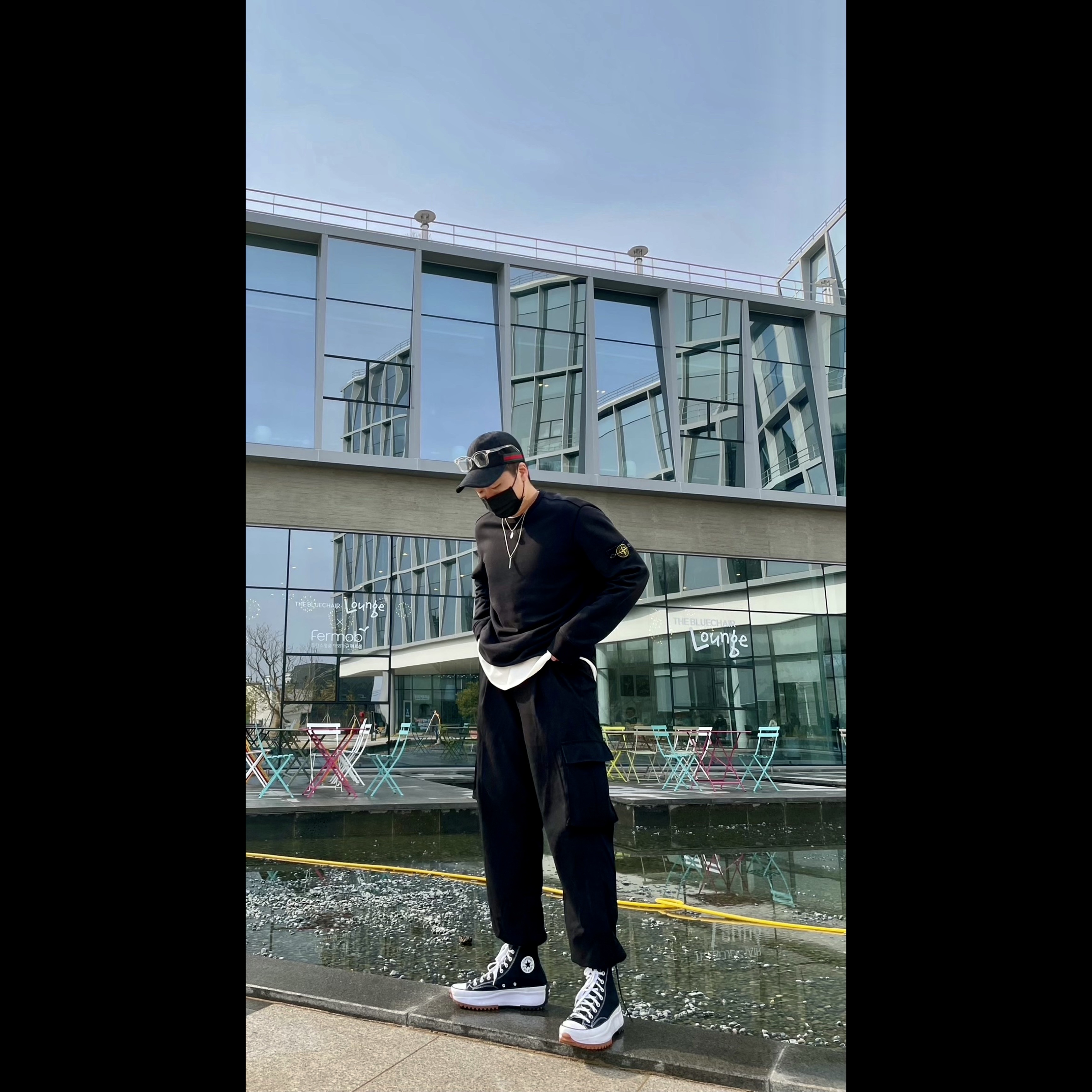 Converse Run Star Hike Hi Black White Gum, Stone Island 63051 Crewneck Sweatshirt Black - 22SS 착용 스타일