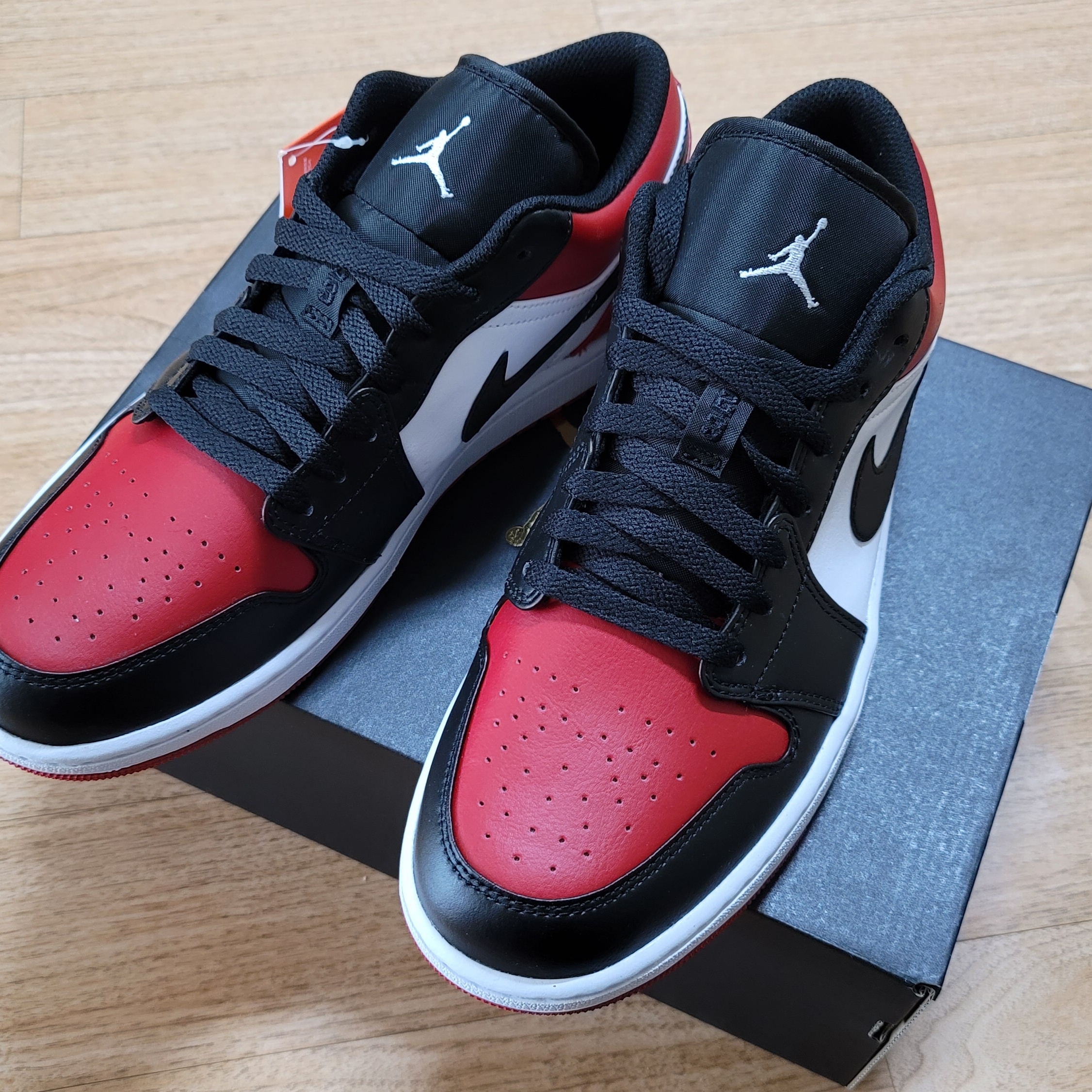 Jordan 1 Low Bred Toe 착용 스타일 - 1