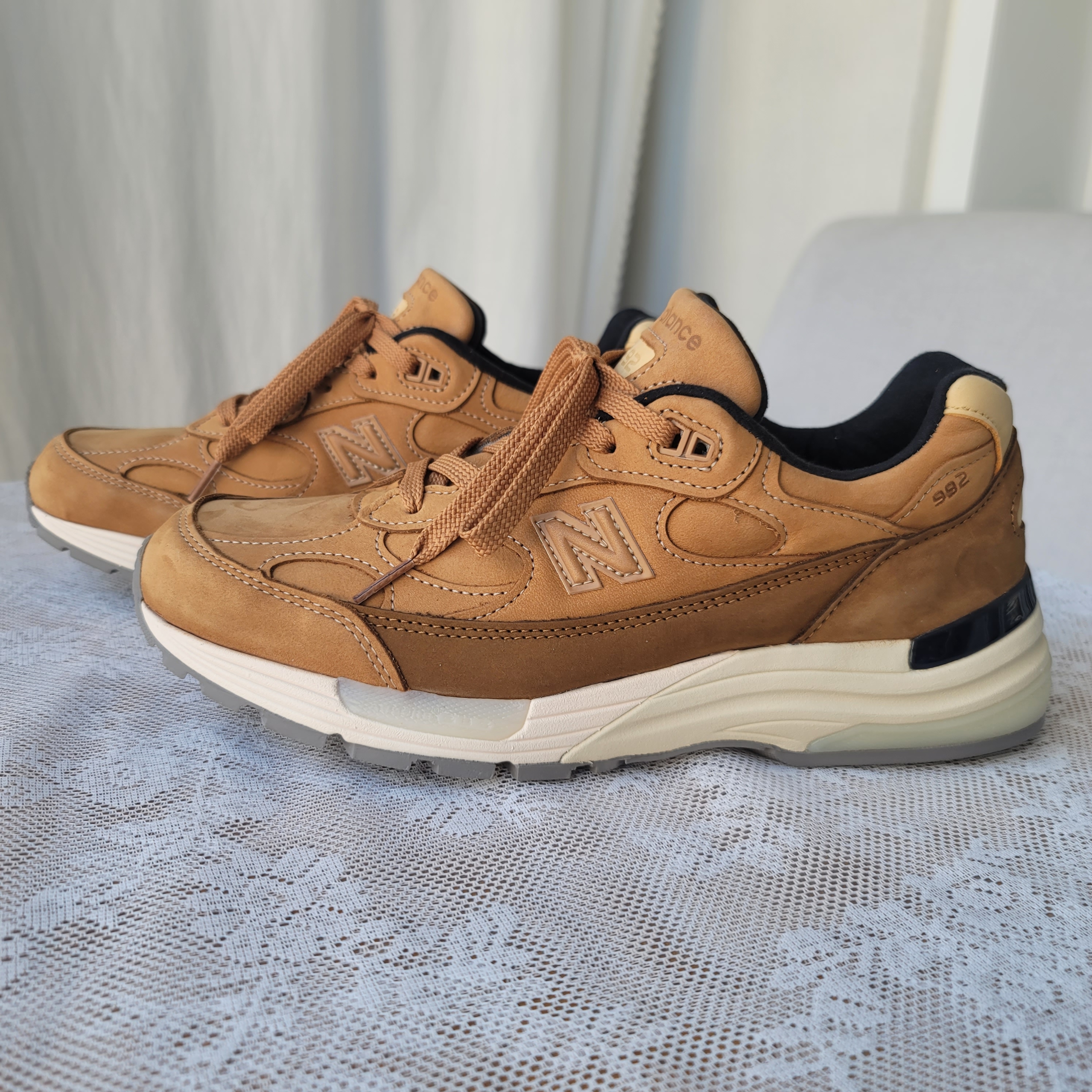 New Balance 992 Made in USA Brown 착용 스타일 - 4