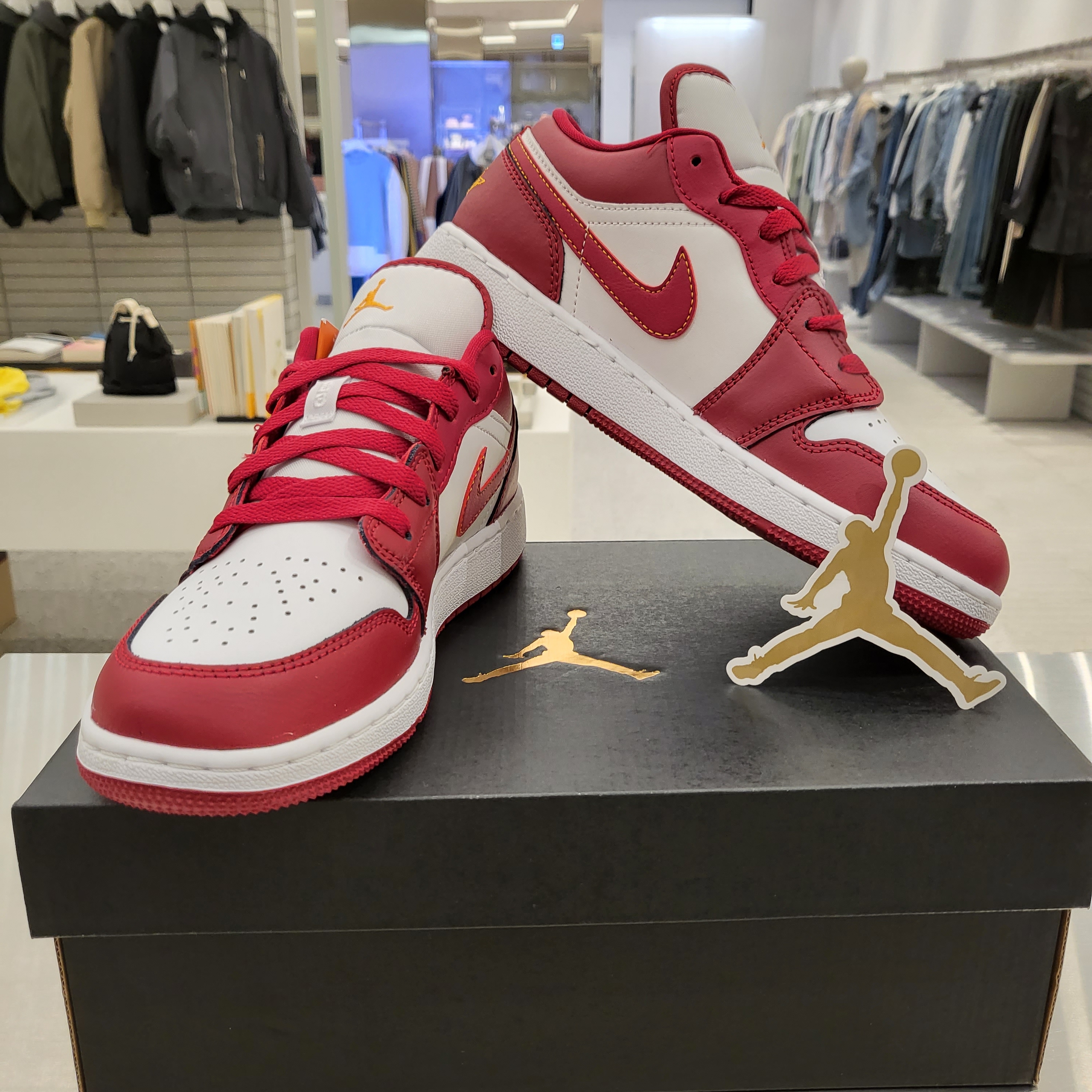 (GS) Jordan 1 Low Cardinal Red 착용 스타일