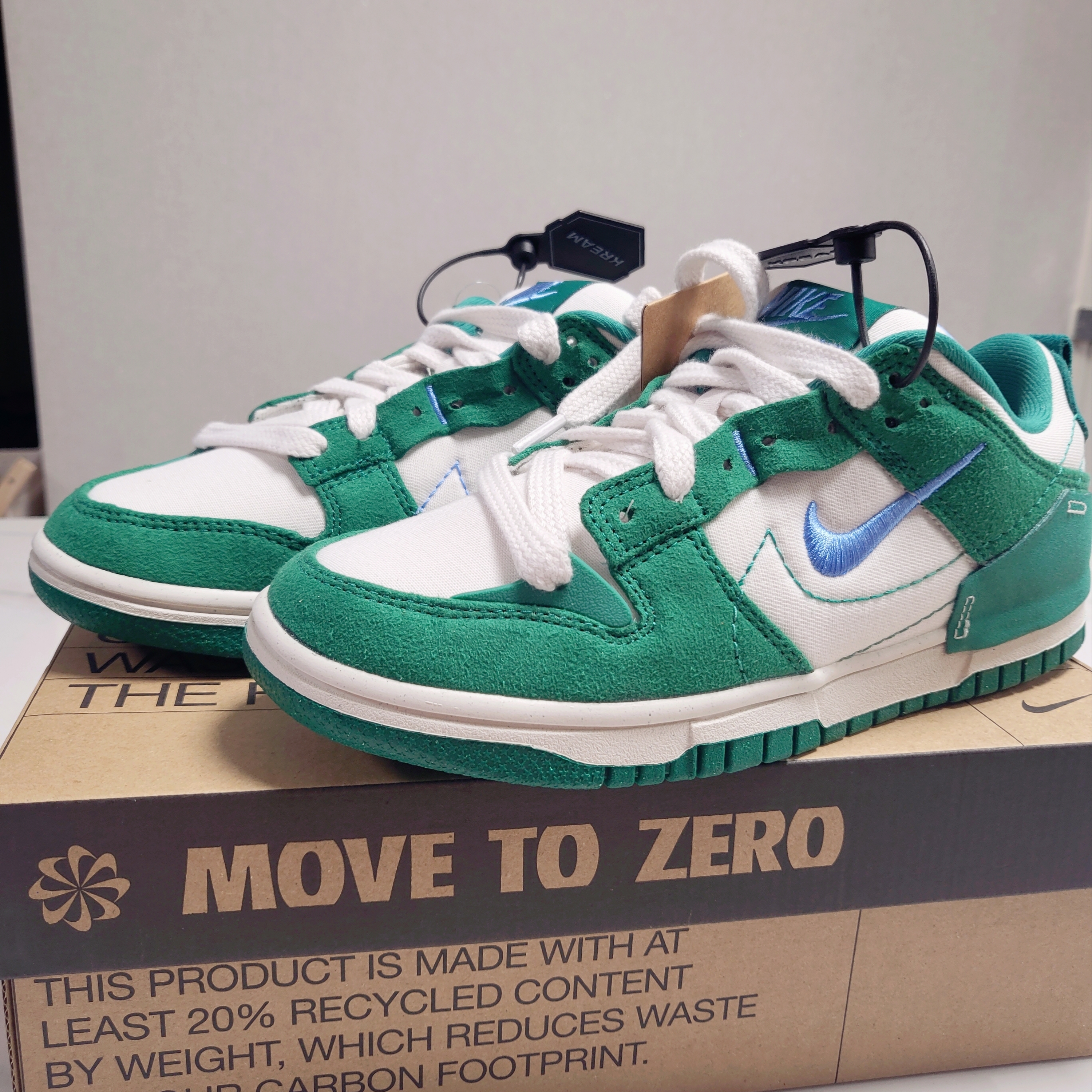 (W) Nike Dunk Low Disrupt 2 Phantom University Blue 착용 스타일 - 1