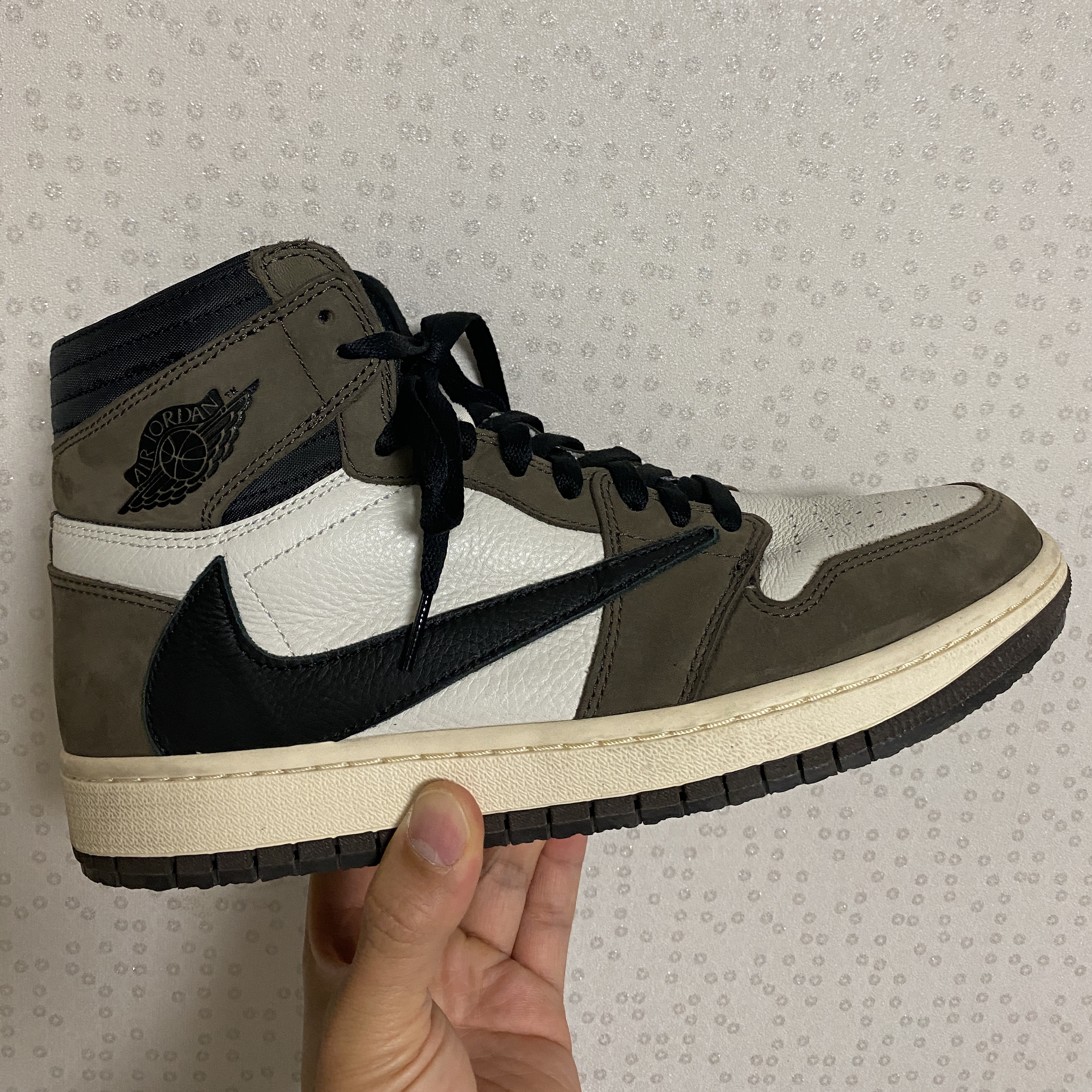 Jordan 1 x Travis Scott Retro High OG SP Mocha 착용 스타일