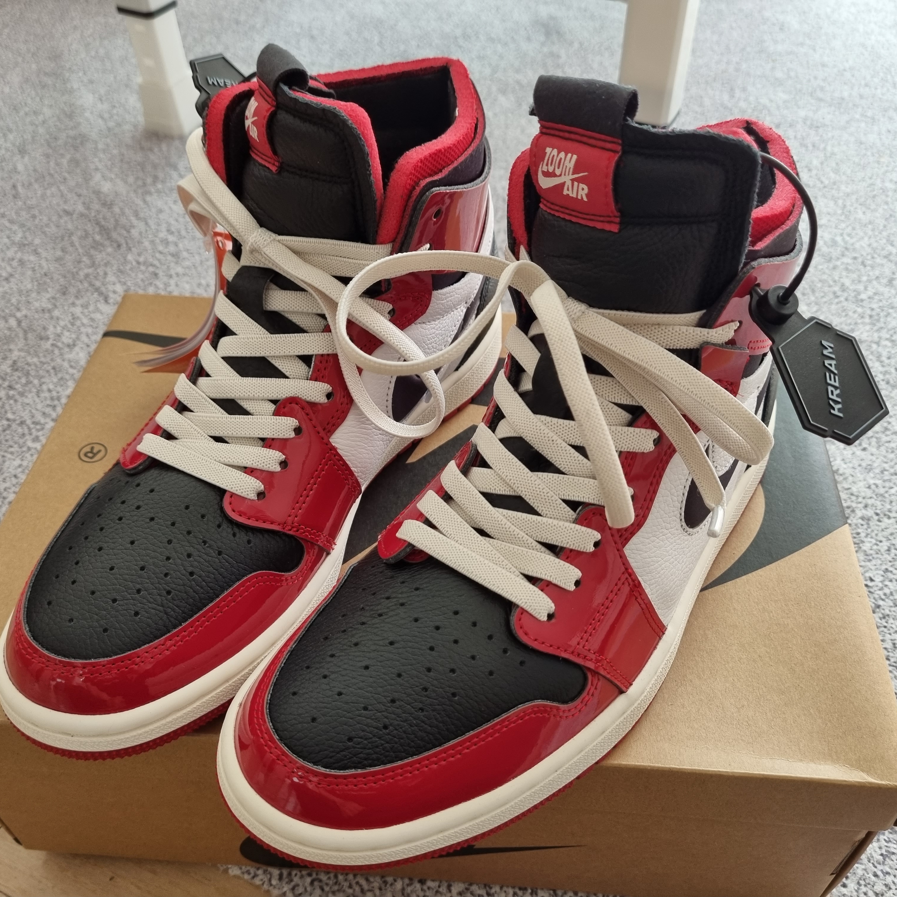 (W) Jordan 1 Zoom Air CMFT Gym Red Black 착용 스타일