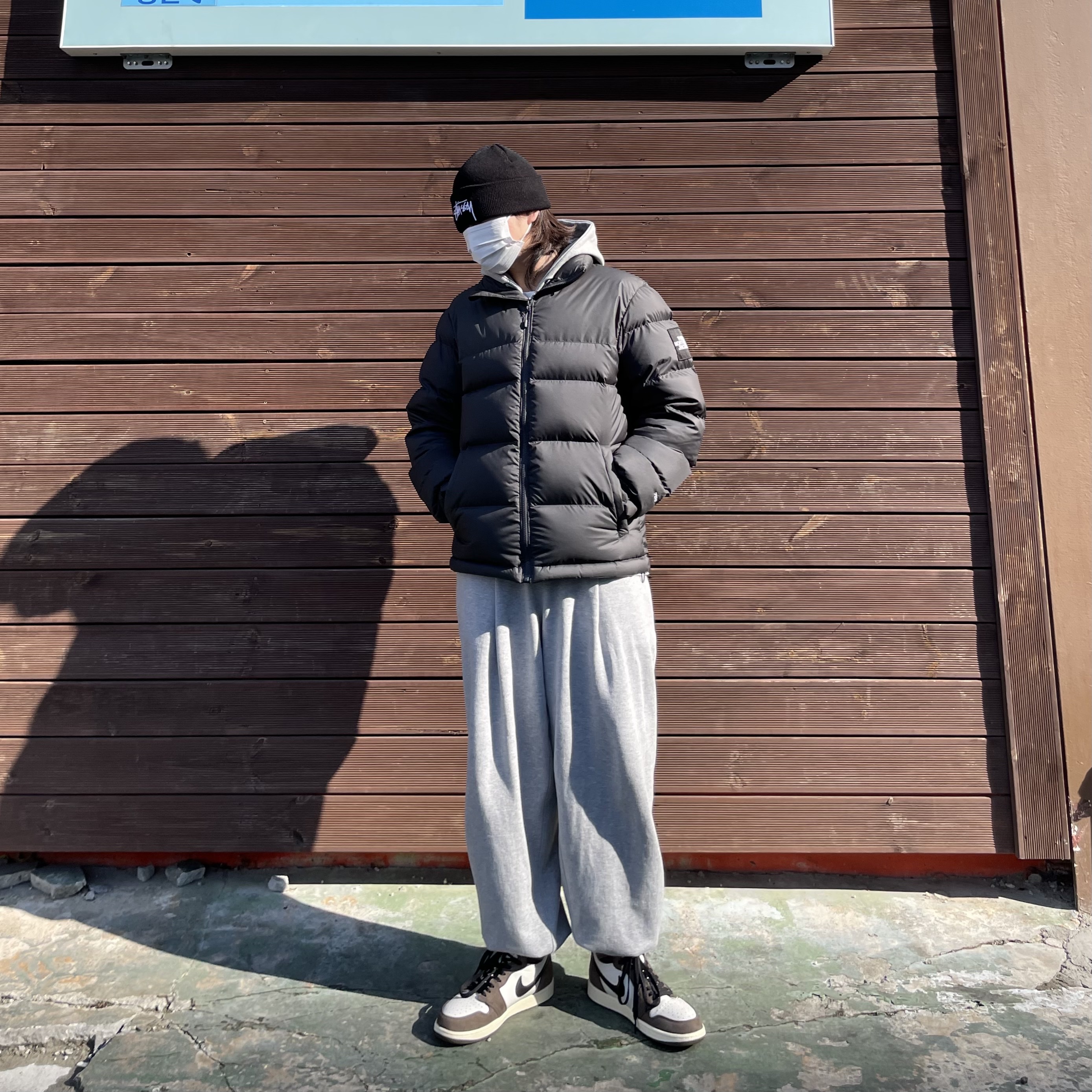 Jordan 1 x Travis Scott Retro High OG SP Mocha 착용 스타일 - 1