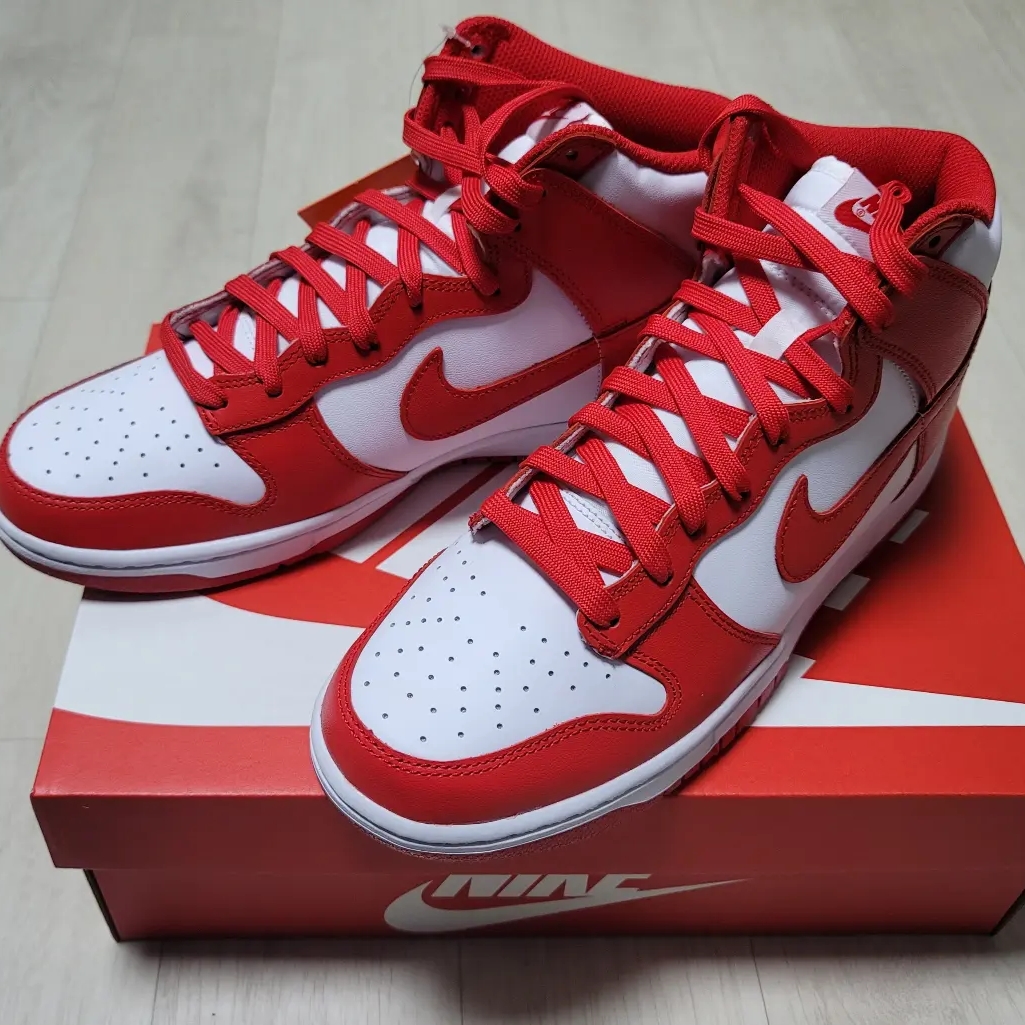 Nike Dunk High Retro Championship White and Red 착용 스타일