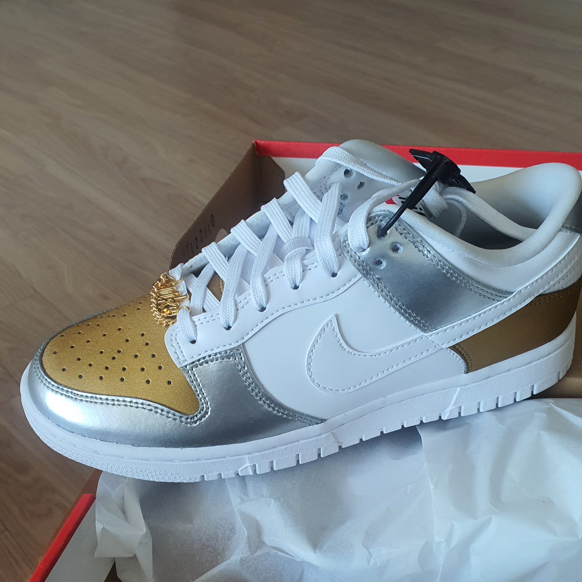 (W) Nike Dunk Low SE Heirloom 착용 스타일