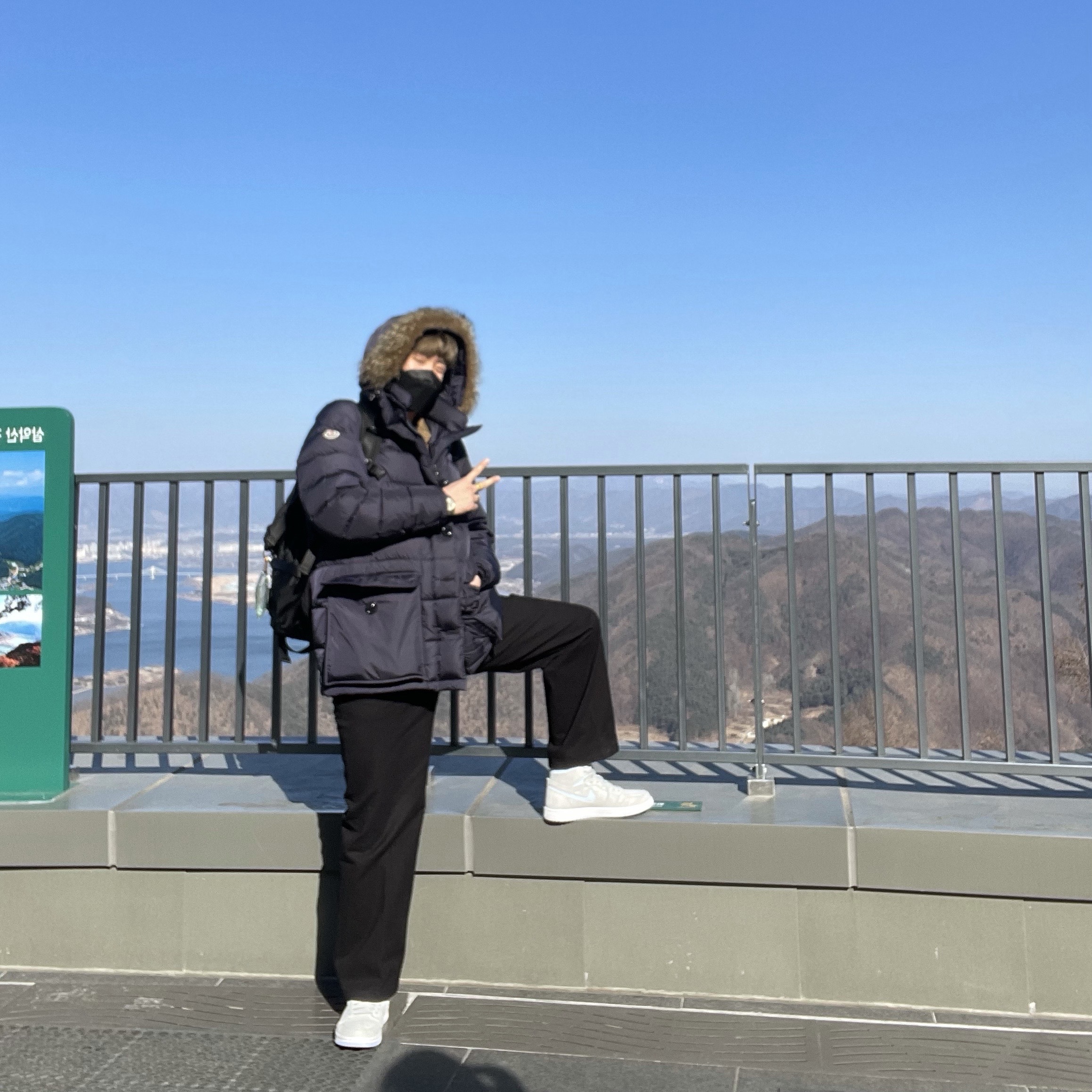 Moncler Cluny Long Down Jacket Night Blue - 21FW, (W) Jordan 1 Zoom Air CMFT Grey Fog and Celestine Blue 착용 스타일 - 3