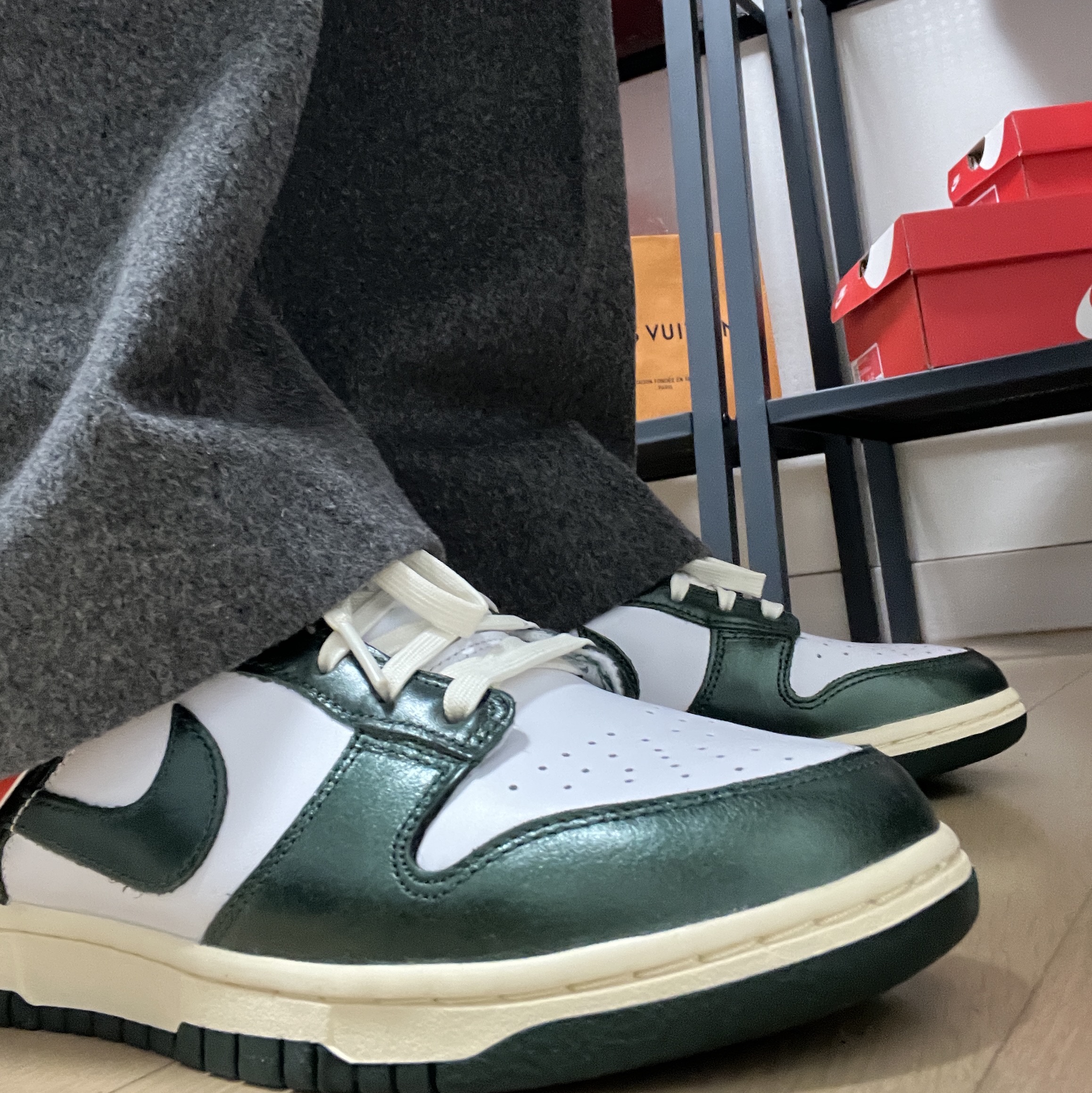 (W) Nike Dunk Low Vintage Green 착용 스타일