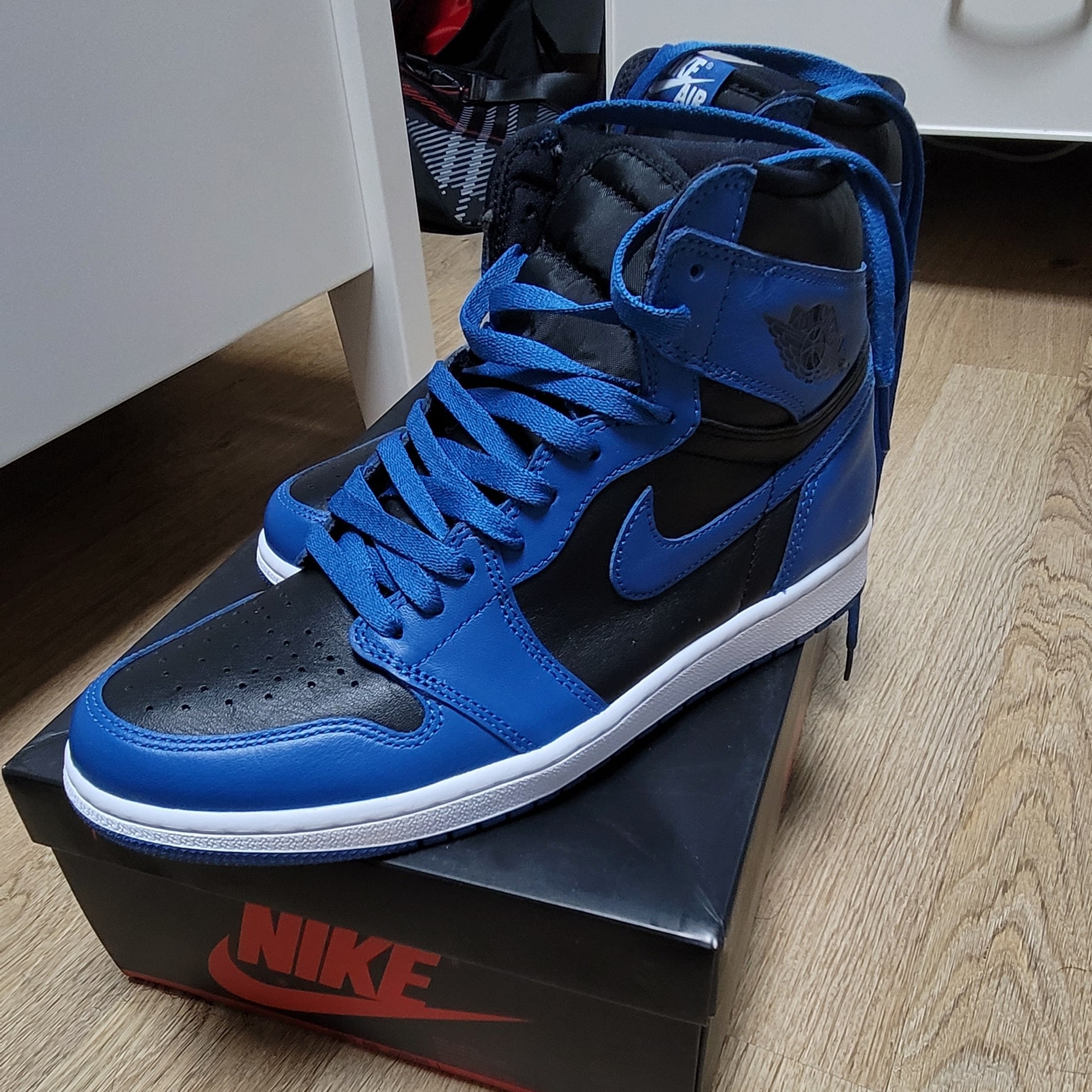 Jordan 1 Retro High OG Dark Marina Blue 착용 스타일 - 2