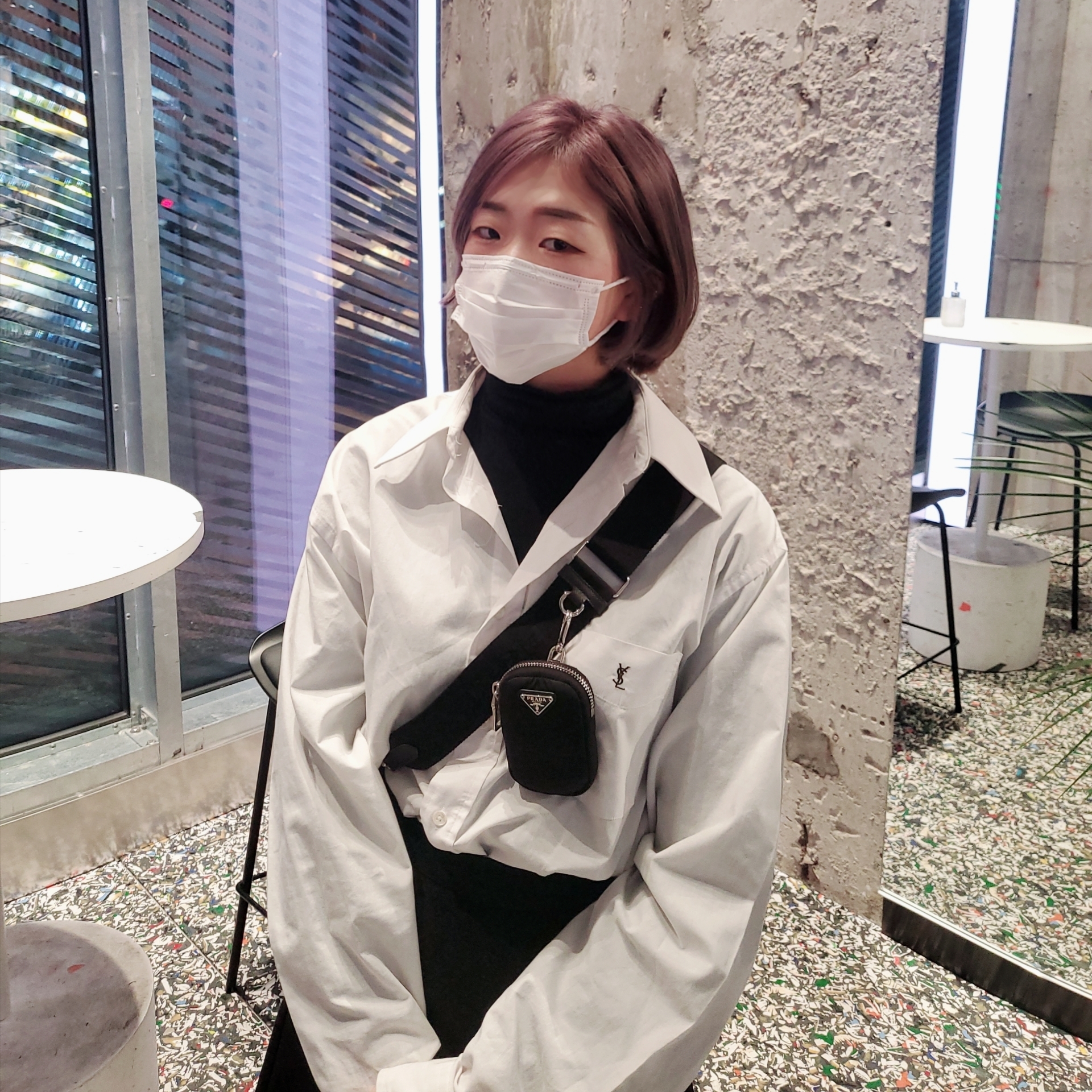 Prada Re-Edition 2005 Re-Nylon Shoulder Bag Black, Nike x Peaceminusone Air Force 1 Low Para-Noise 2.0 착용 스타일 - 2