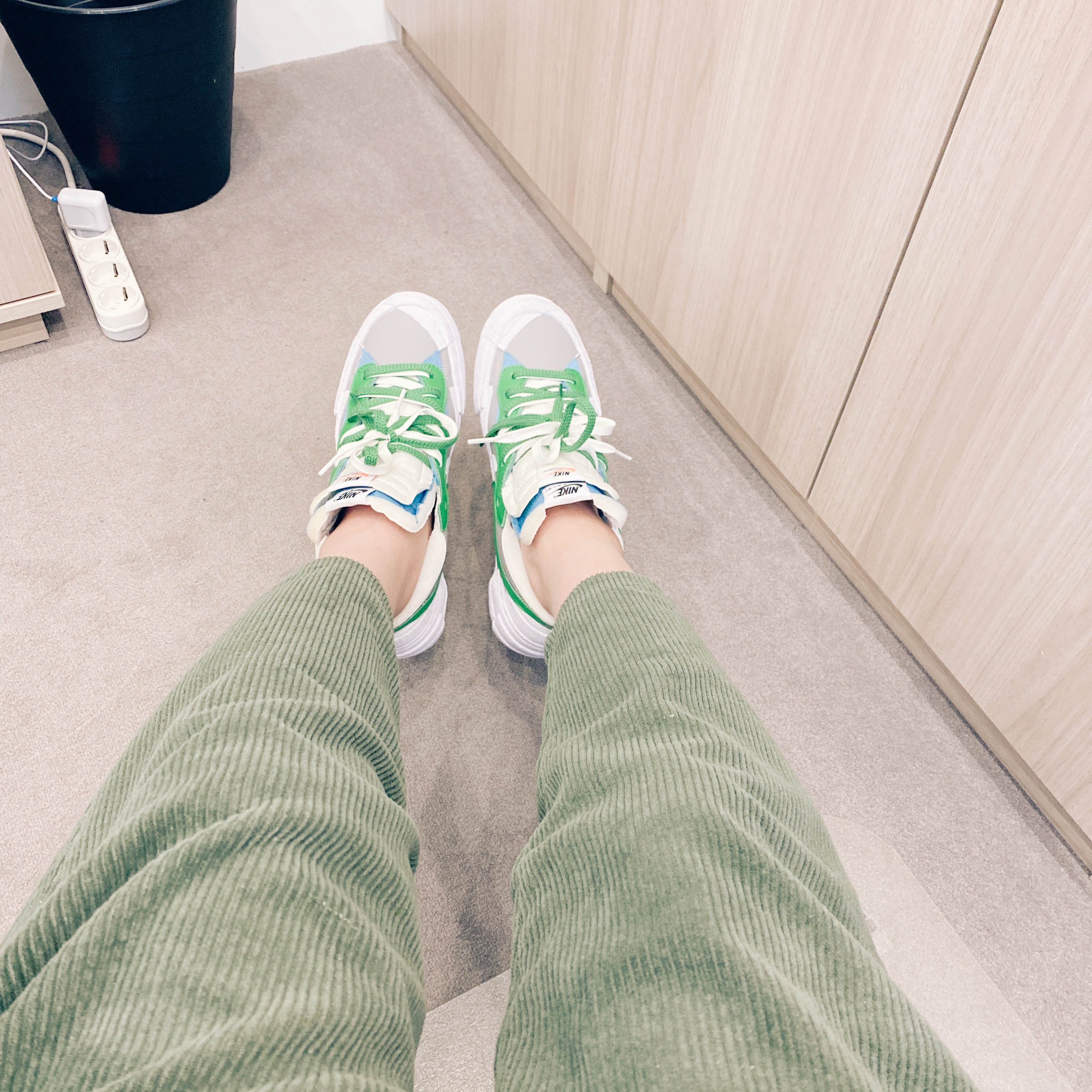 Nike x Sacai Blazer Low Classic Green 착용 스타일 - 2