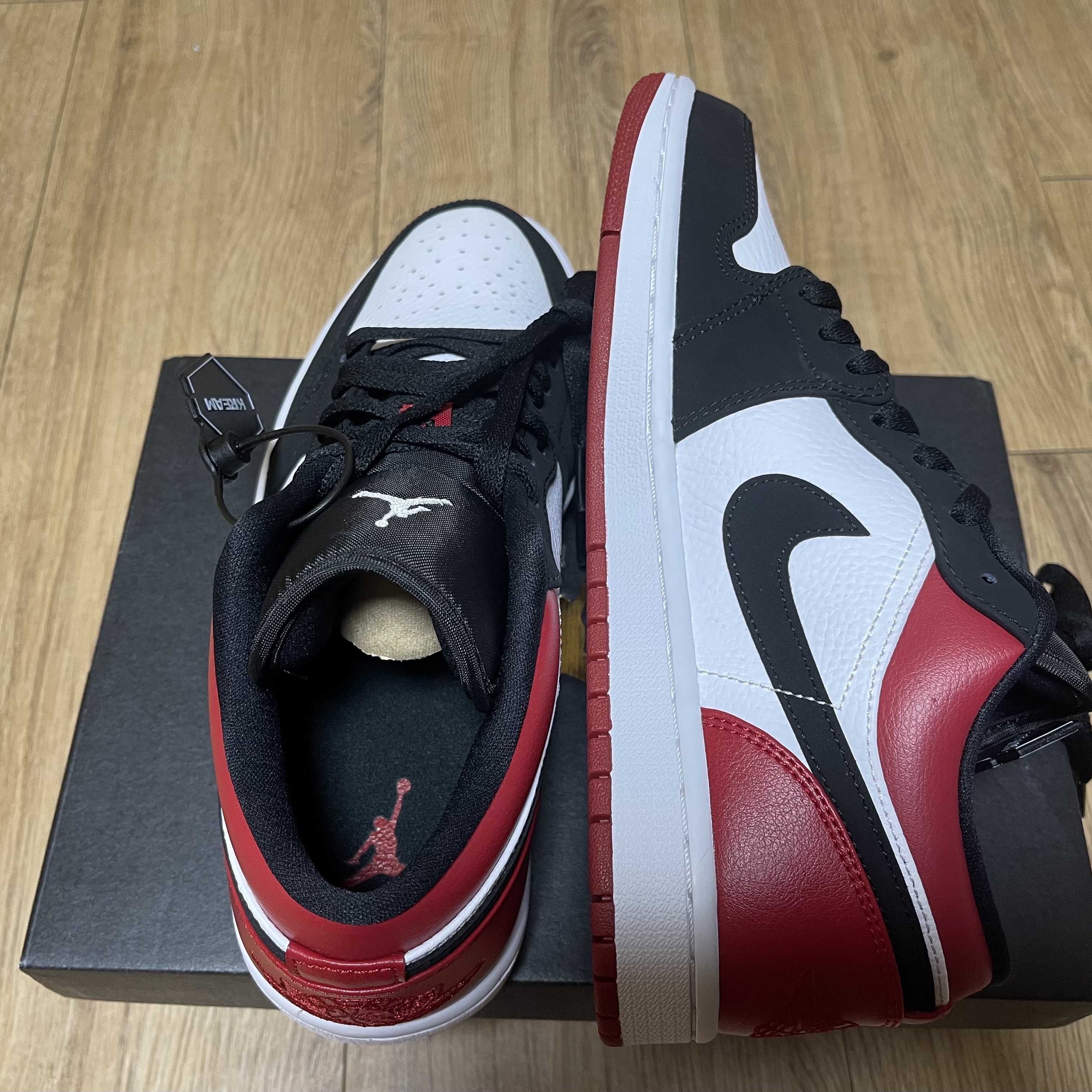 Jordan 1 Low Black Toe 착용 스타일 - 2