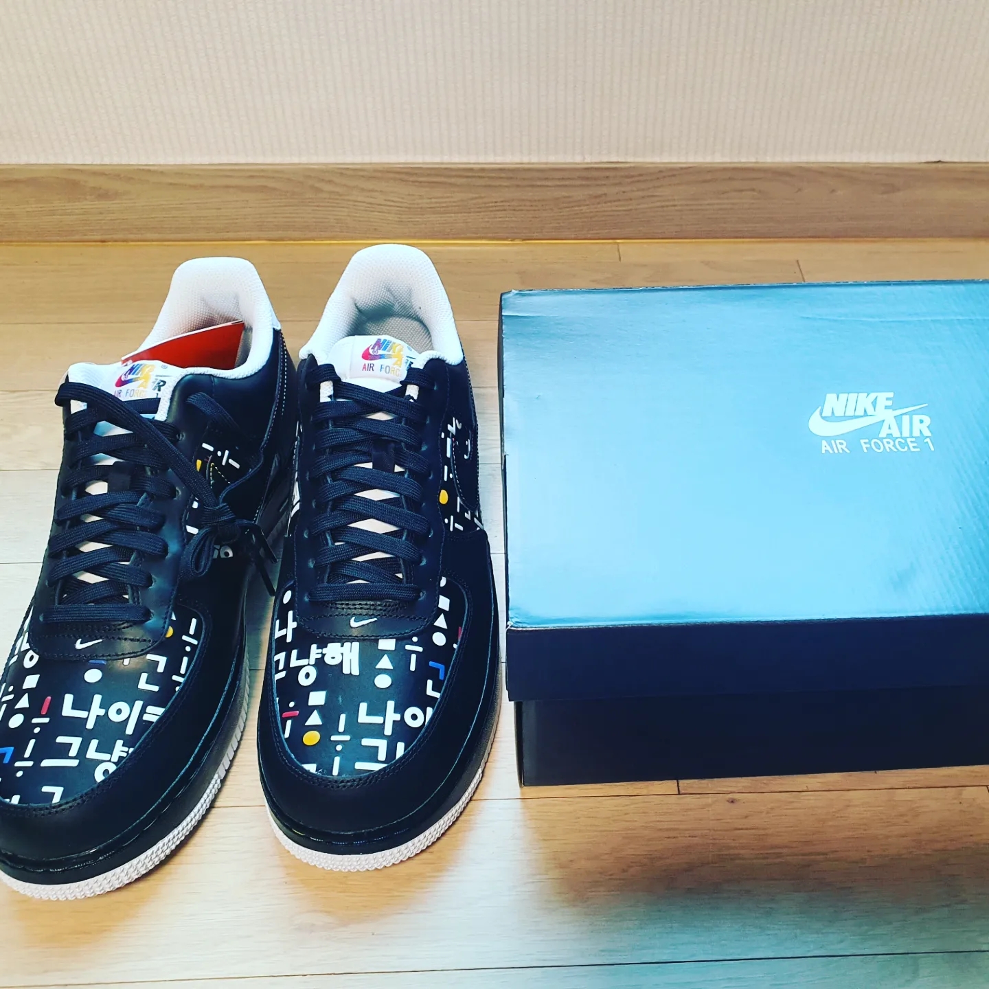 Nike Air Force 1 '07 LV8 Hangul Day 착용 스타일 - 2