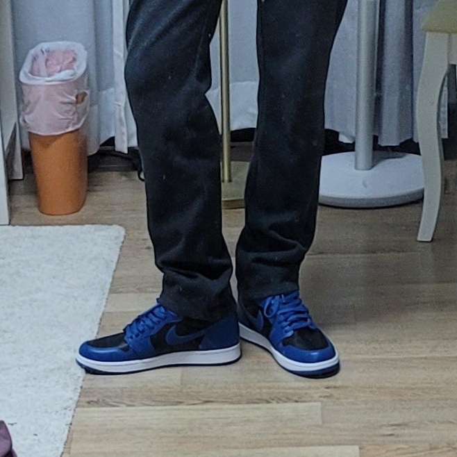Jordan 1 Retro High OG Dark Marina Blue 착용 스타일 - 1