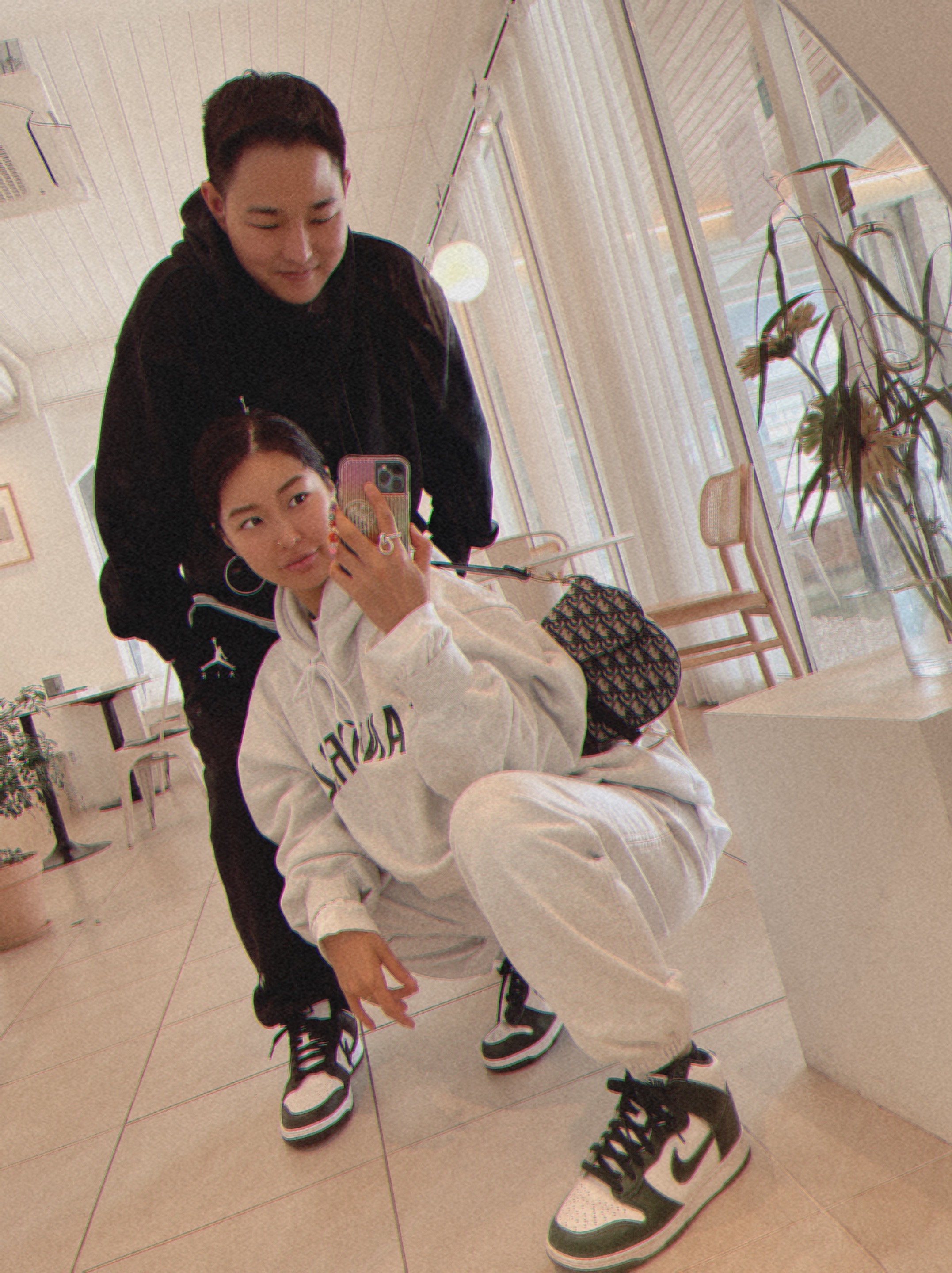 Dior Saddle Bag Blue Dior Oblique Jacquard, Nike Dunk High SP Spartan Green 착용 스타일