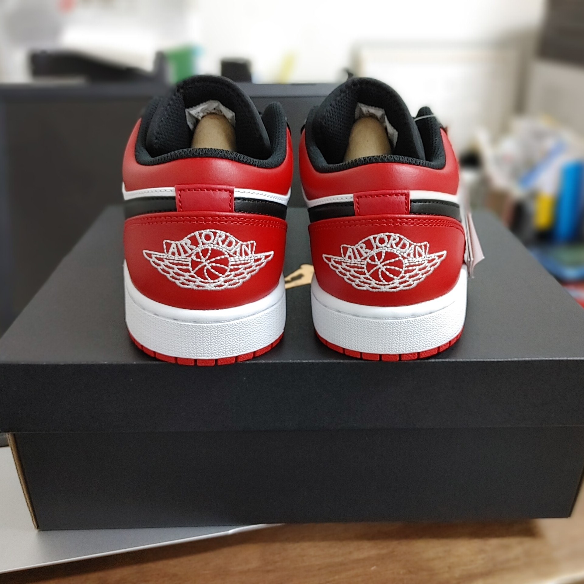 Jordan 1 Low Bred Toe 착용 스타일 - 3