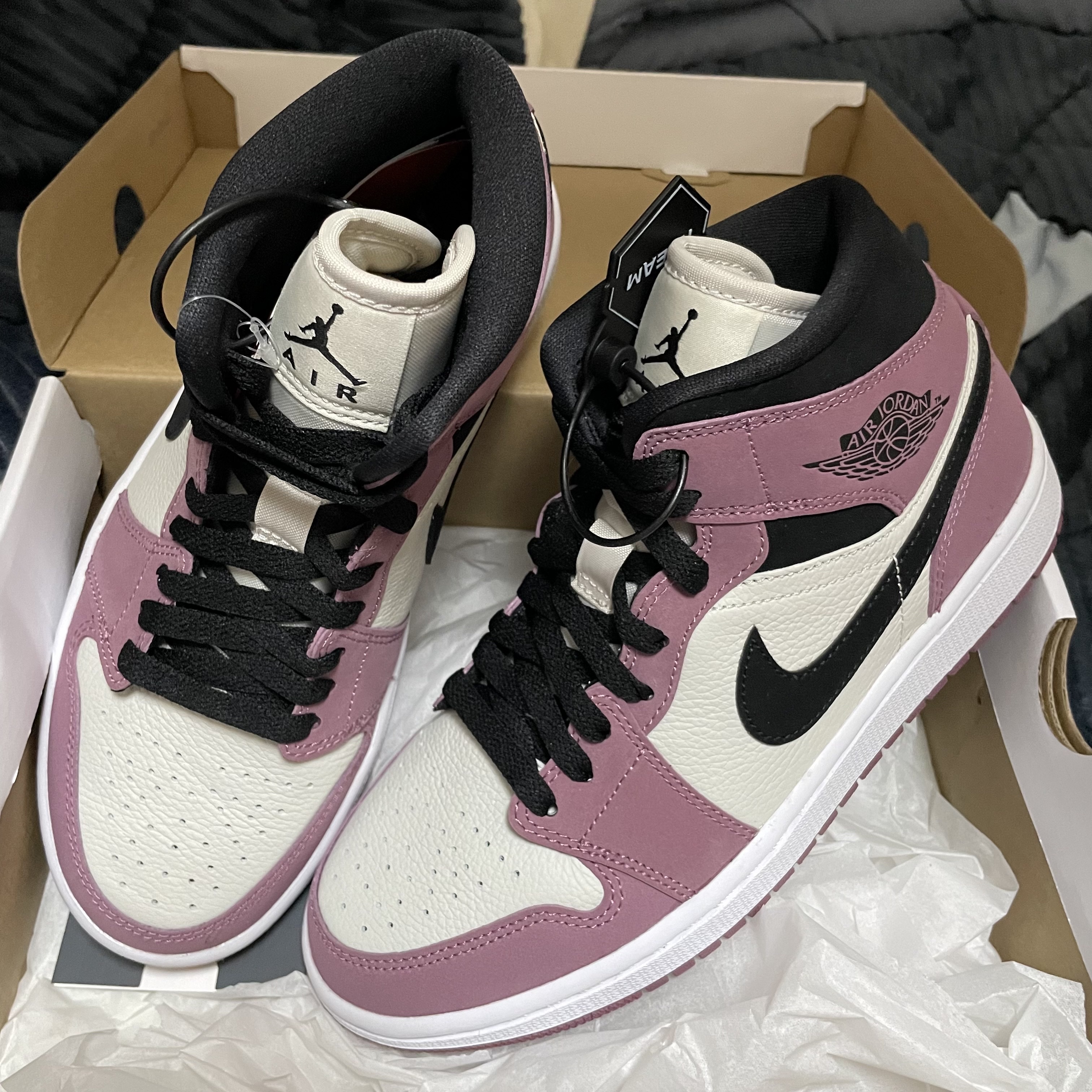 (W) Jordan 1 Mid SE Light Mulberry 착용 스타일