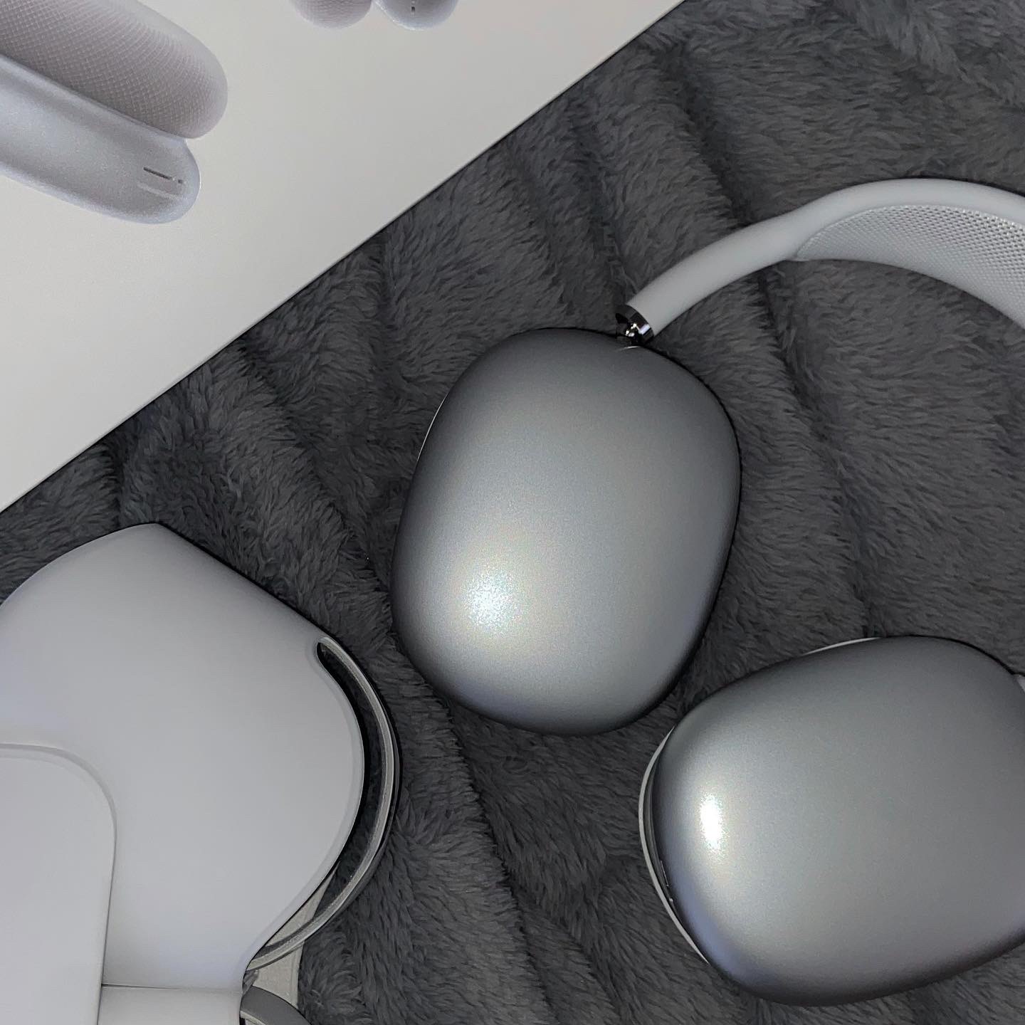 Apple AirPods Max Lightning Silver (Korean Ver.) 착용 스타일 - 2