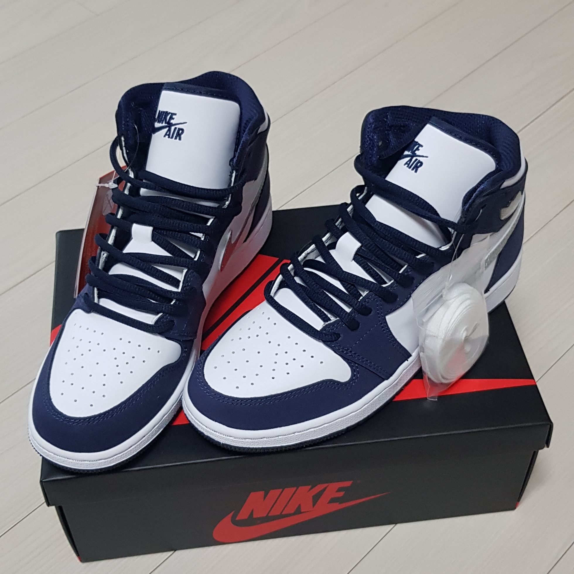 Jordan 1 Retro High OG CO.JP Midnight Navy 착용 스타일 - 1