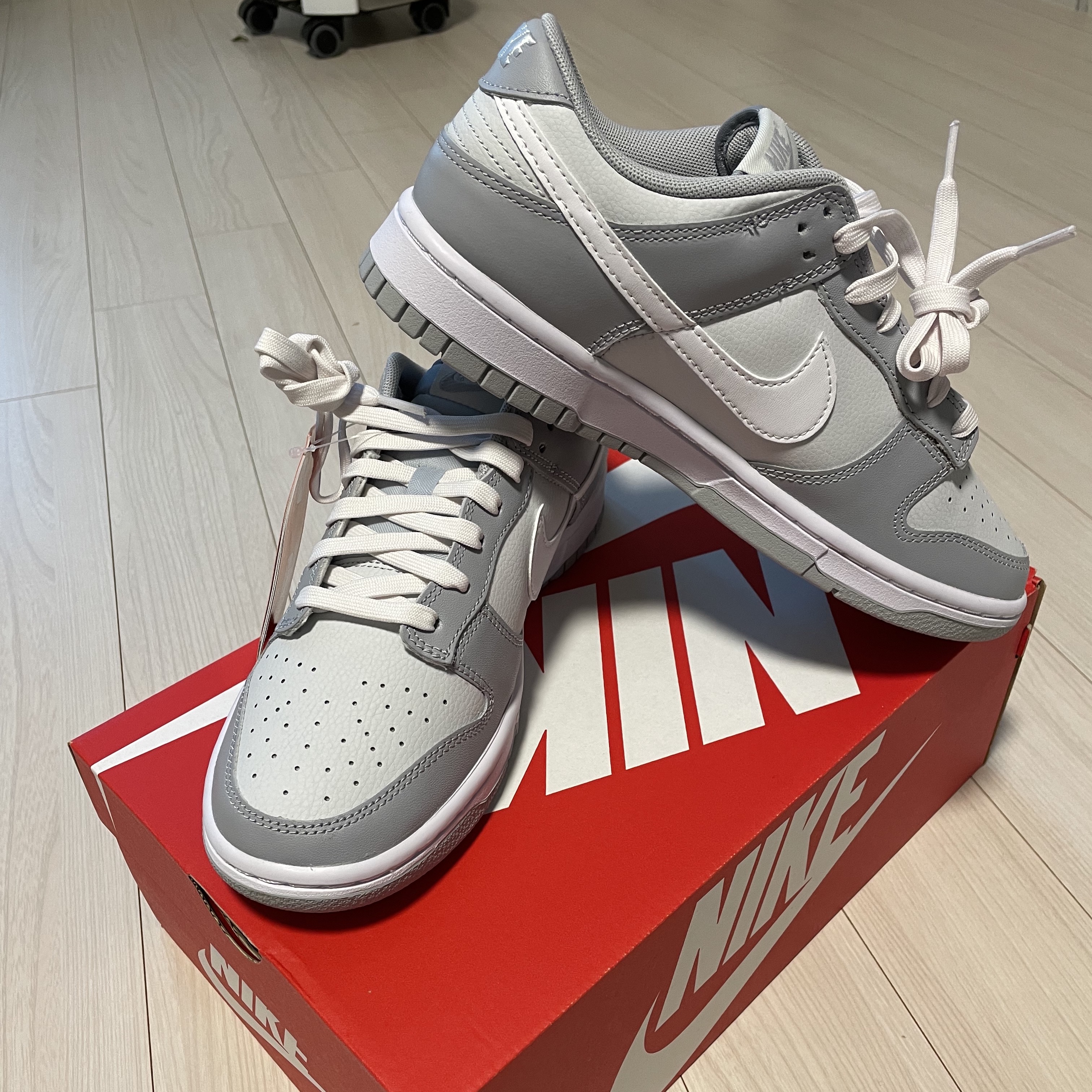 Nike Dunk Low Retro Wolf Grey 착용 스타일 - 1