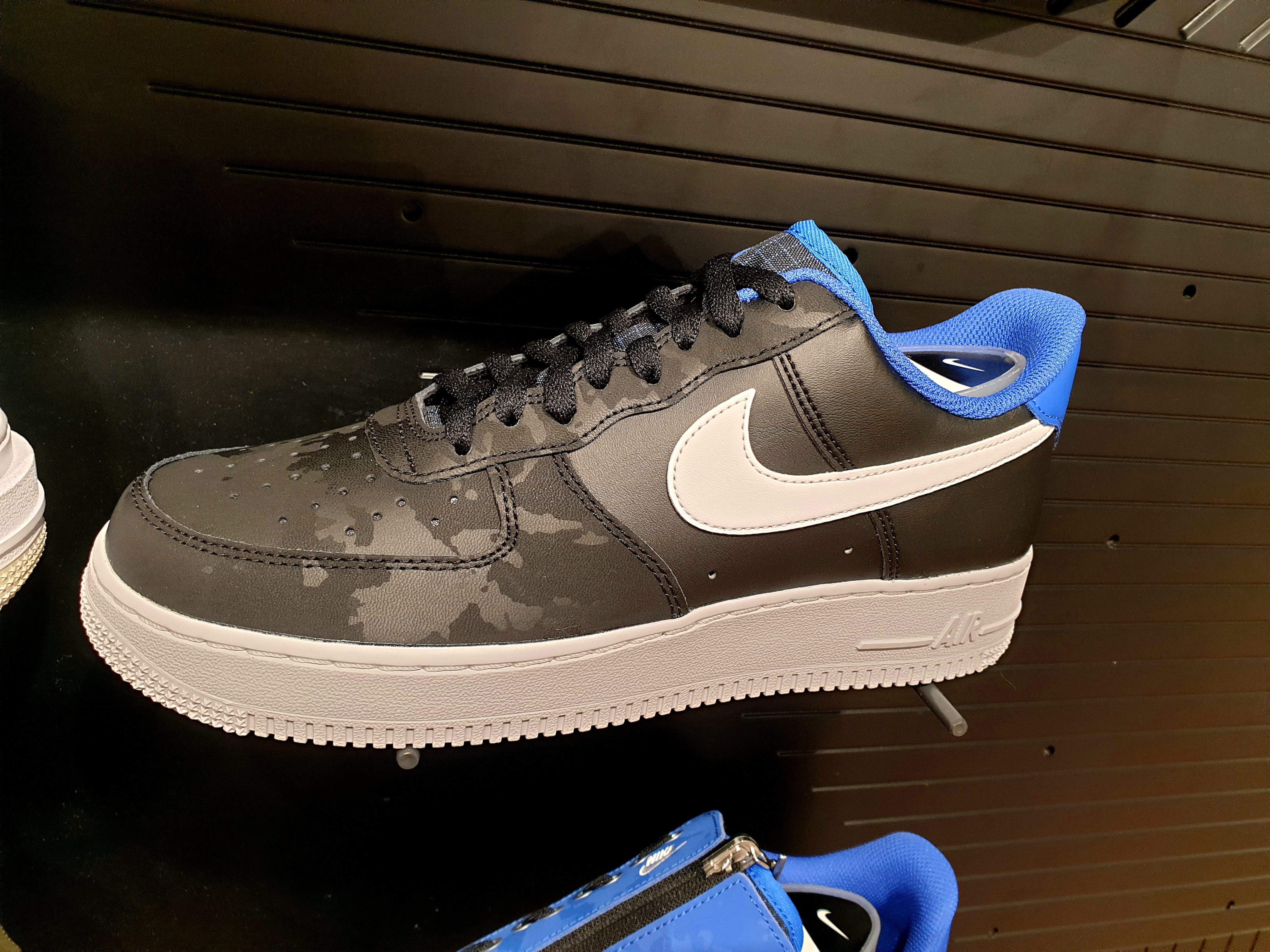 Nike Air Force 1 '07 Shroud 착용 스타일