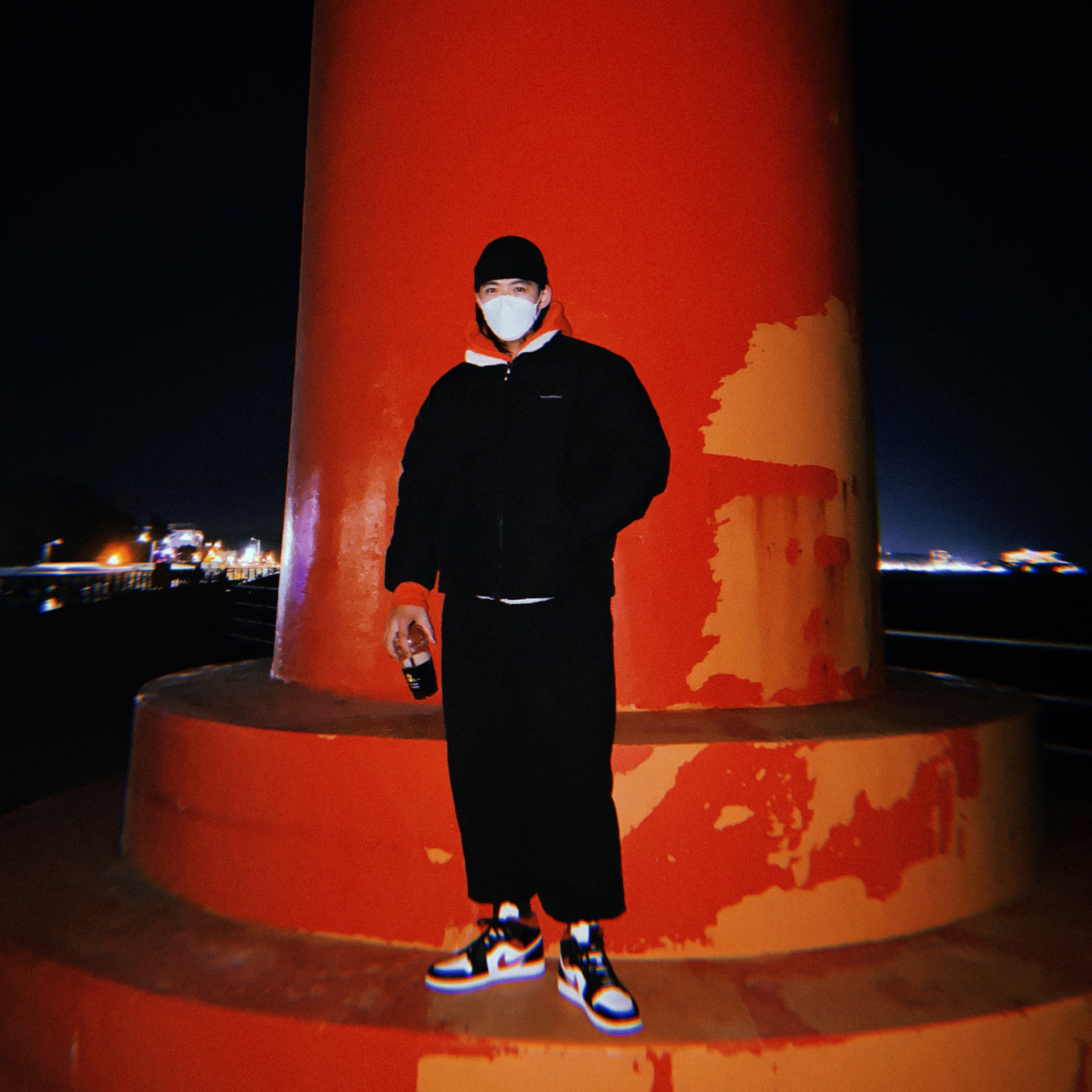 Jordan 1 Mid Gym Red Black White 착용 스타일 - 2