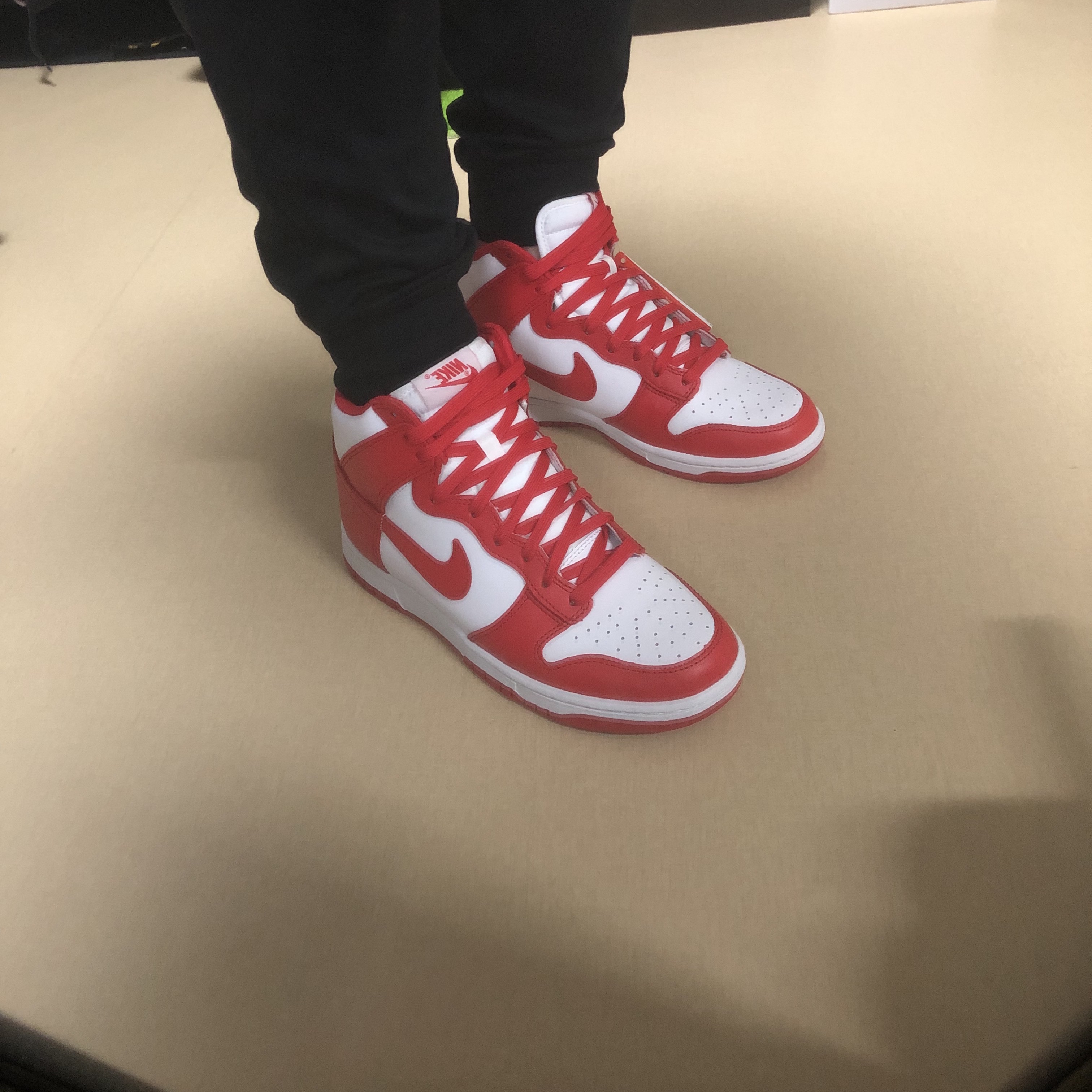 Nike Dunk High Retro Championship White and Red 착용 스타일 - 1