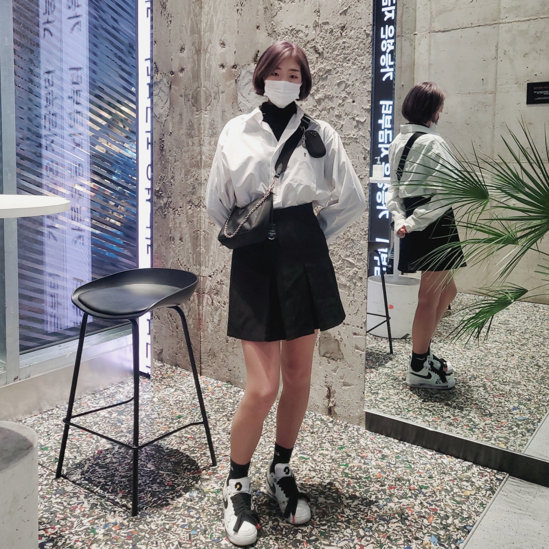 Prada Re-Edition 2005 Re-Nylon Shoulder Bag Black, Nike x Peaceminusone Air Force 1 Low Para-Noise 2.0 착용 스타일 - 1