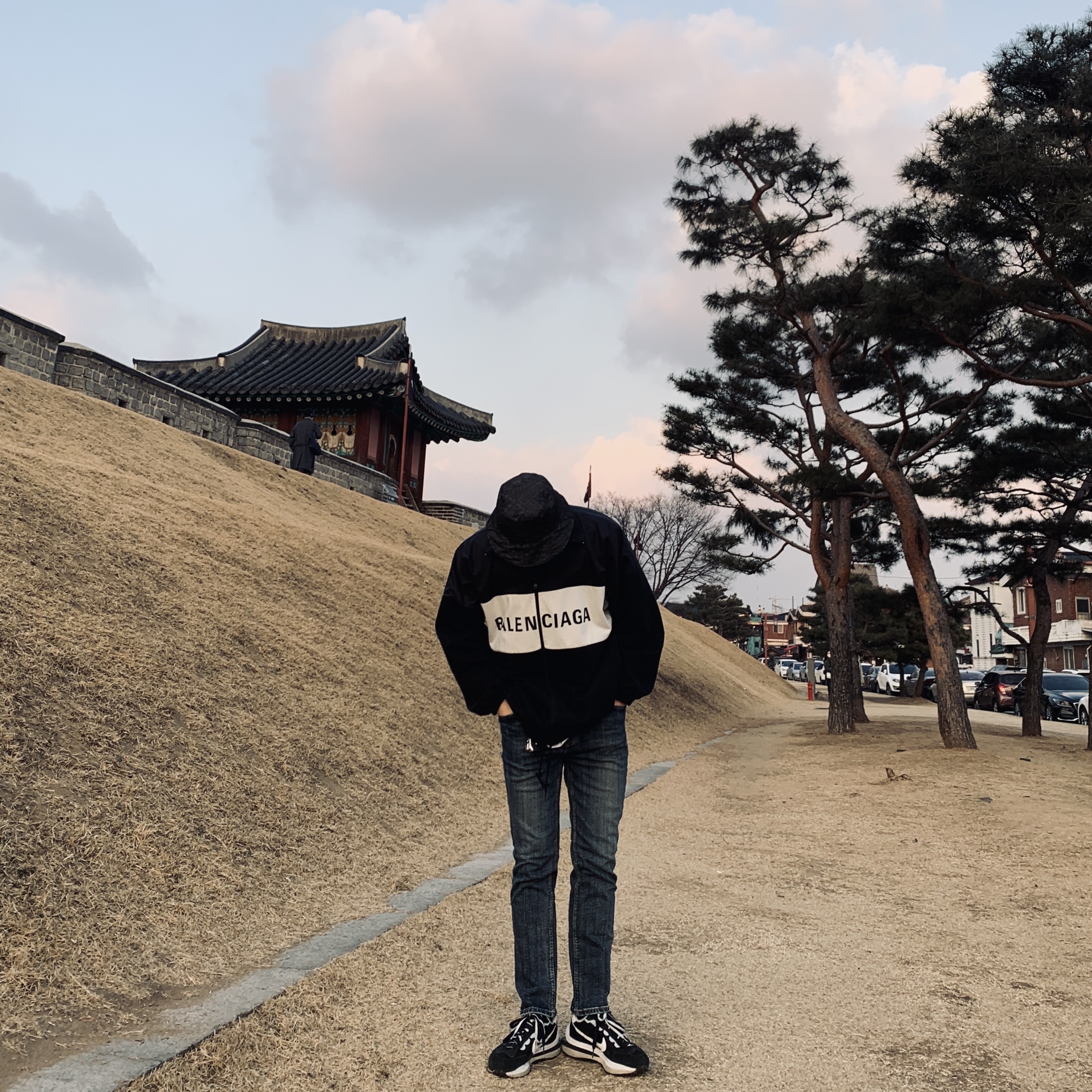 Nike x Sacai VaporWaffle Black White 착용 스타일