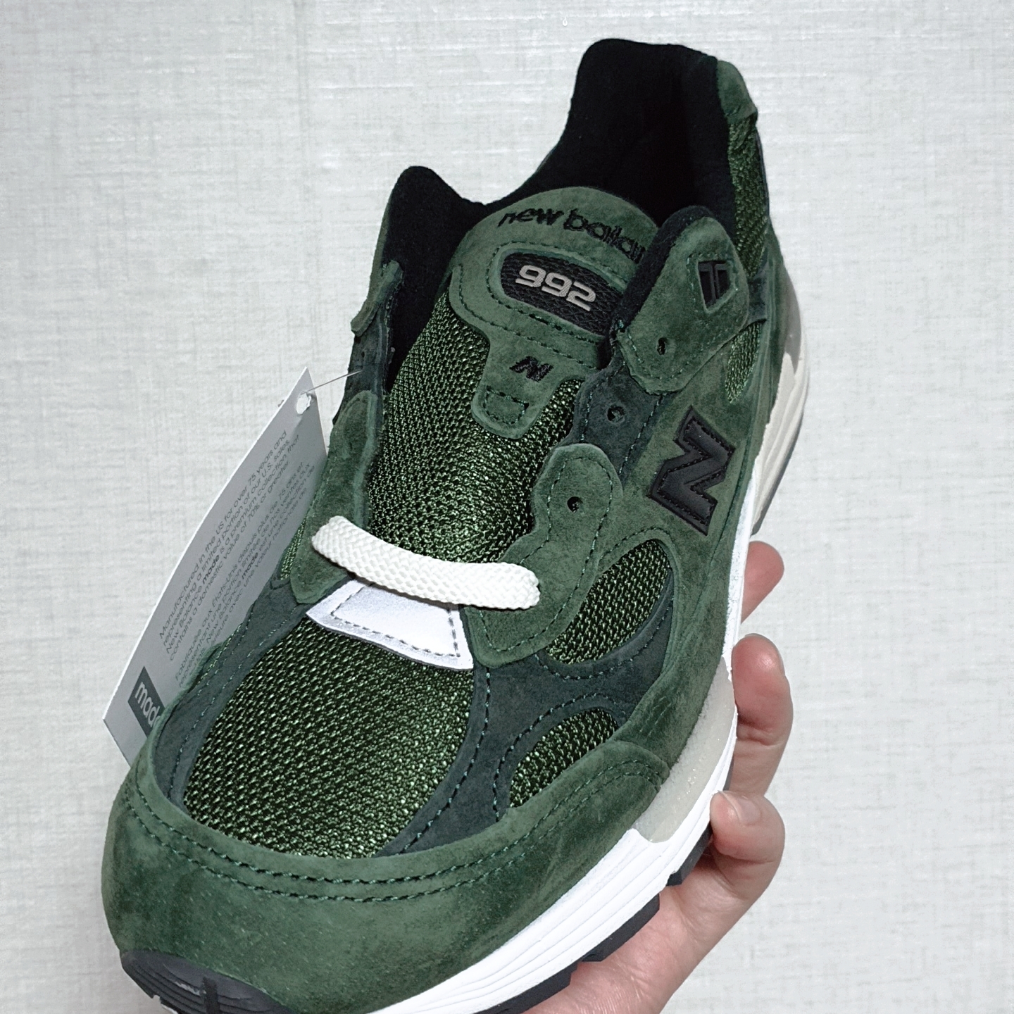 New Balance x JJJJound 992 Made in USA Mossy Green 착용 스타일 - 2