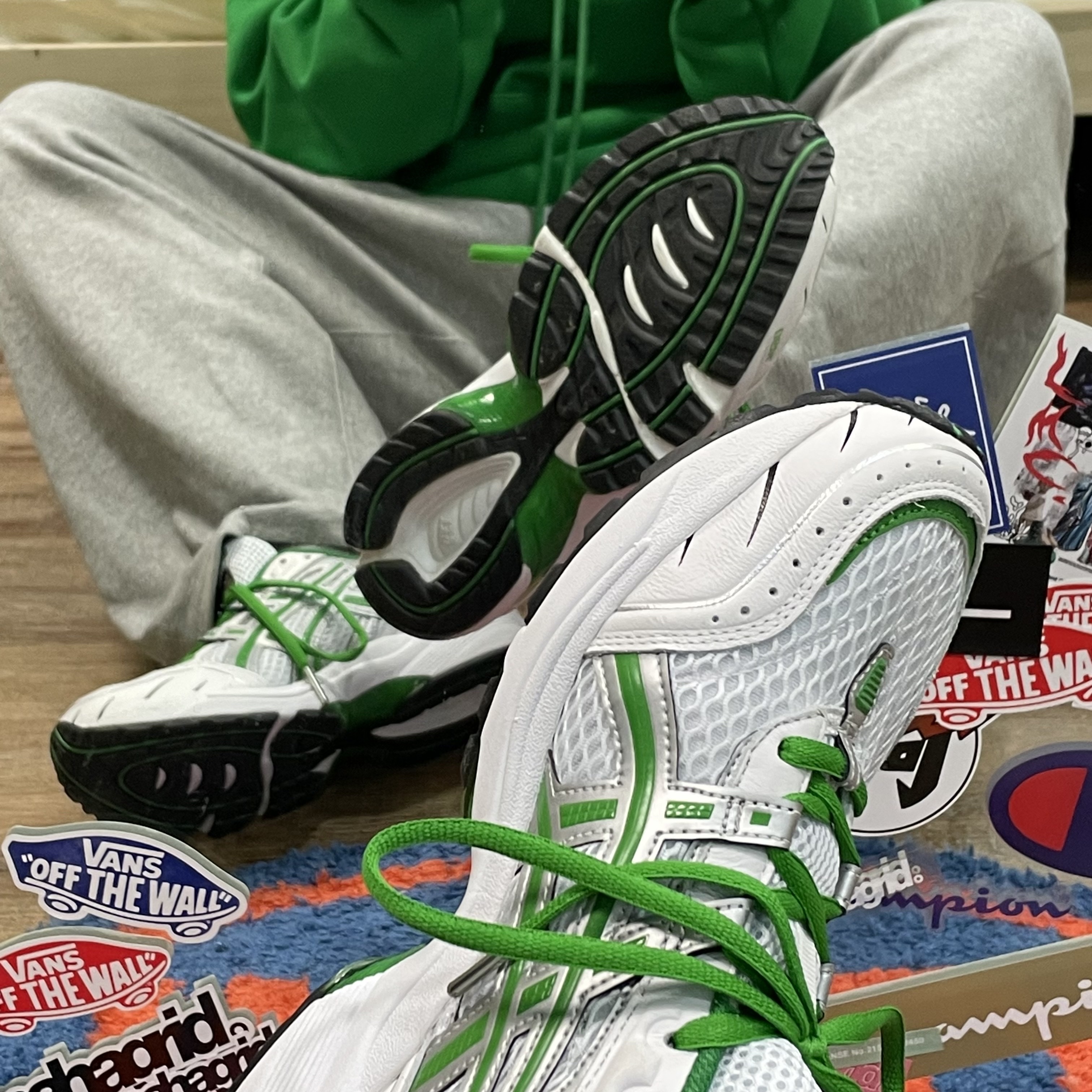 Asics Gel-1090 White Green 착용 스타일