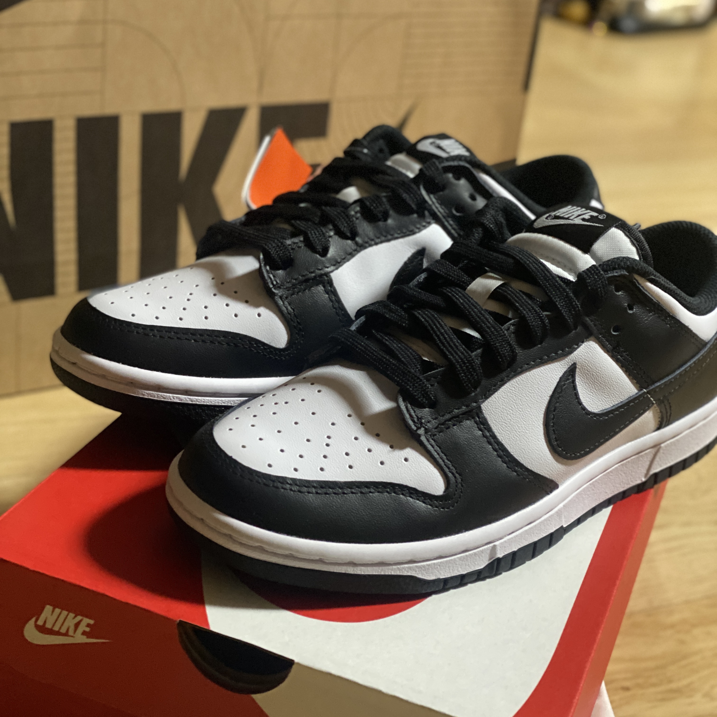 (W) Nike Dunk Low Black 착용 스타일 - 2