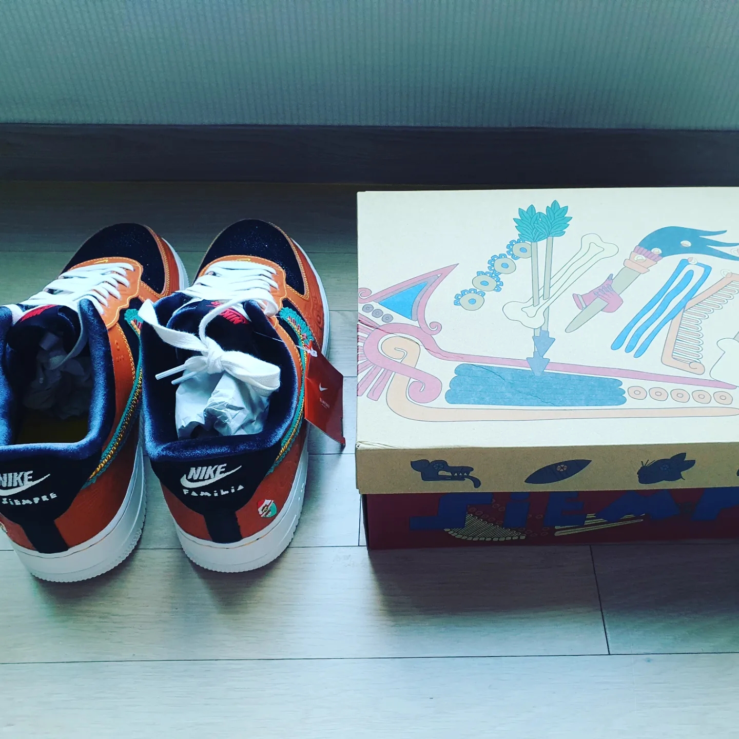 Nike Air Force 1 '07 LX Siempre Familia 착용 스타일 - 3