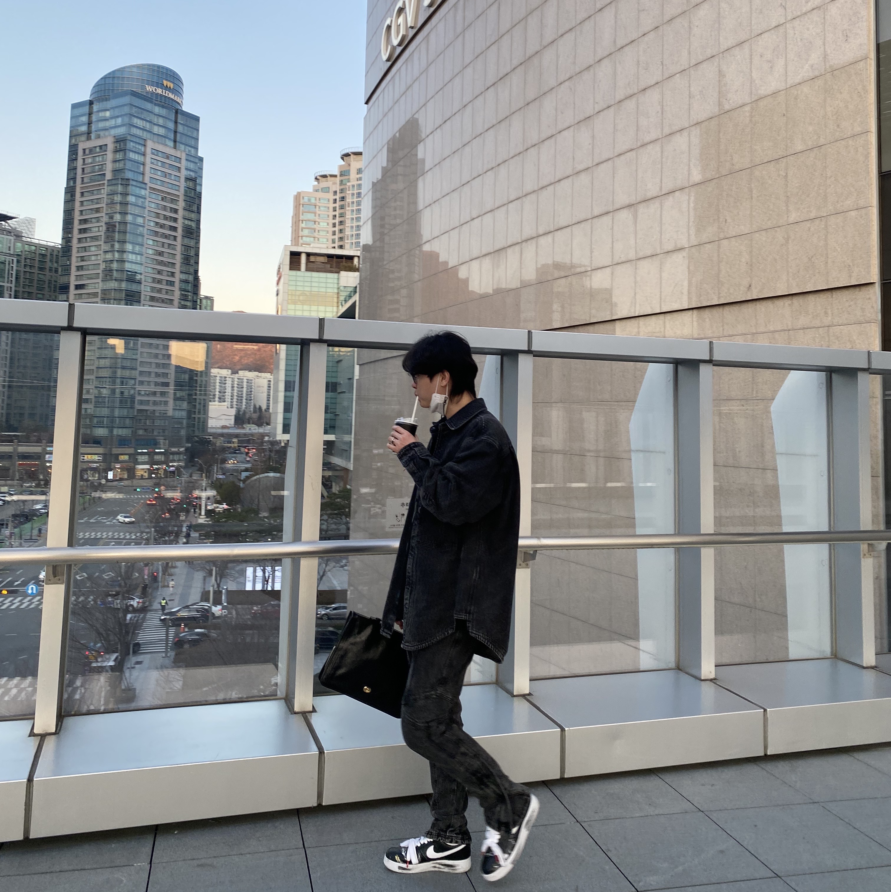 Nike x Peaceminusone Air Force 1 Low Para-Noise 착용 스타일