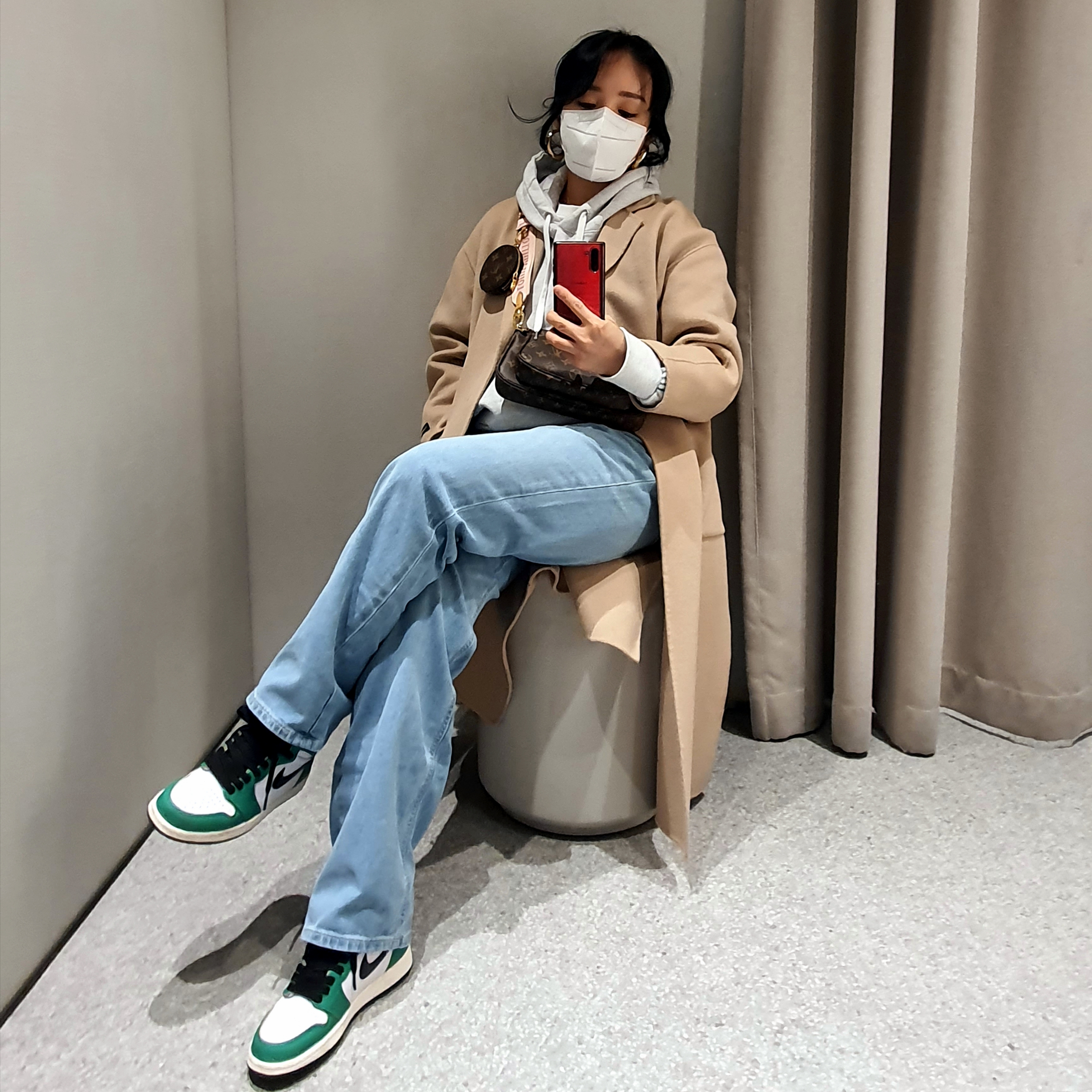 Louis Vuitton Multi Pochette Accessoires Monogram Light Pink, (W) Jordan 1 Retro High OG Lucky Green 착용 스타일