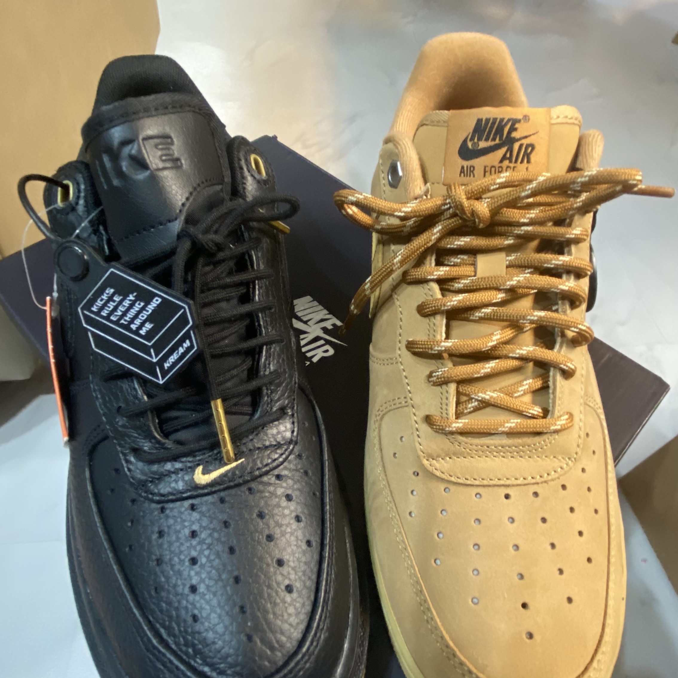 Nike Air Force 1 '07 WB Flax, Nike Air Force 1 Luxe Black 착용 스타일 - 1