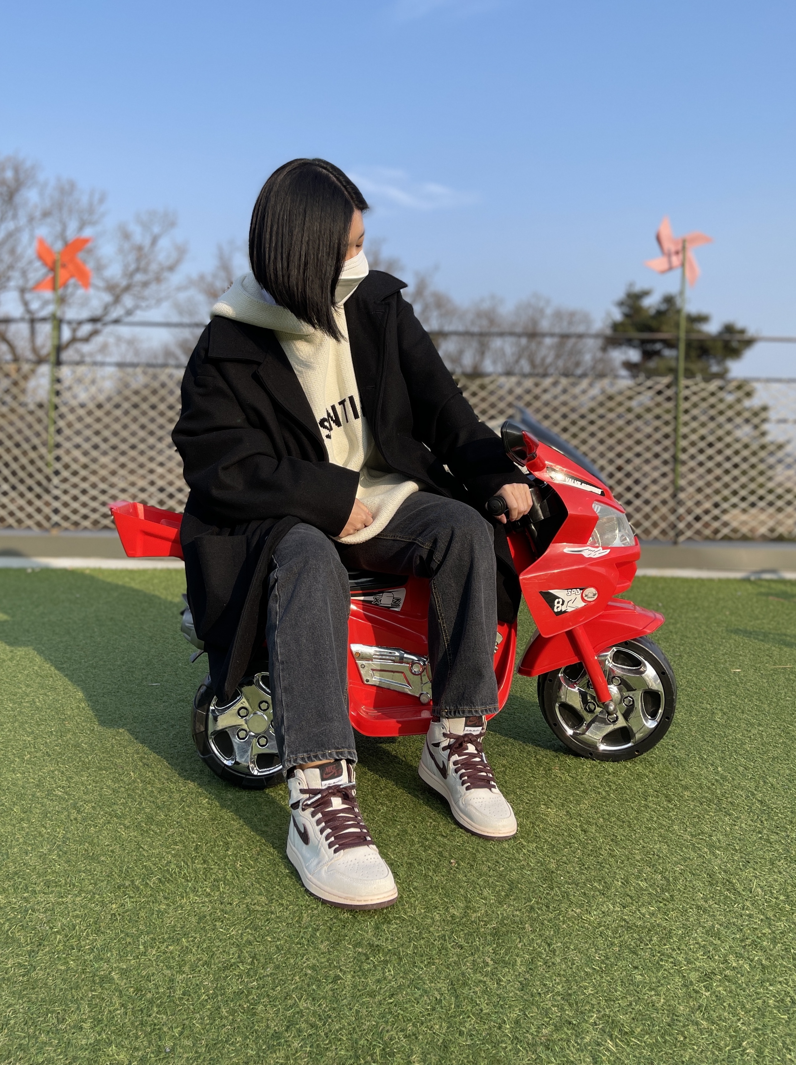 Jordan 1 x A Ma Maniere Retro High OG SP Sail and Burgundy, Essentials Knit Hoodie Cream - 20FW 착용 스타일