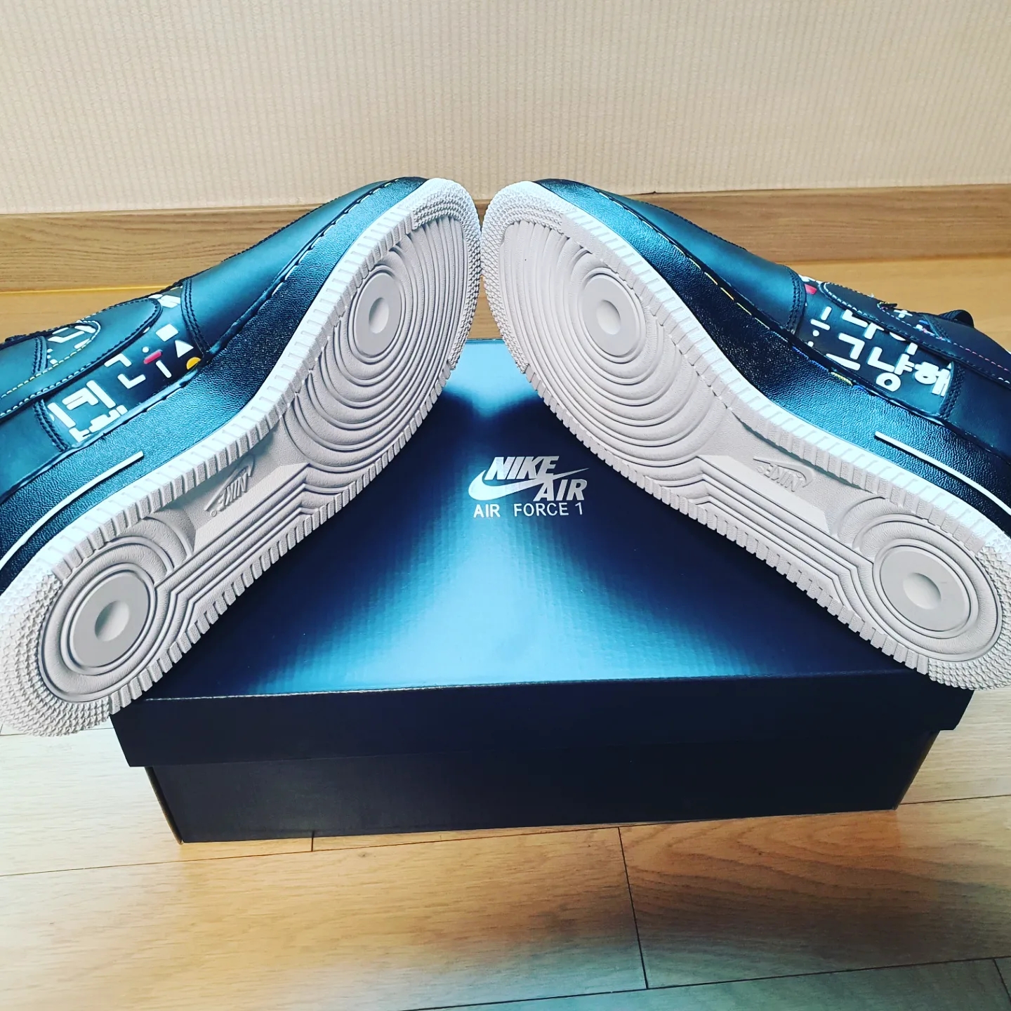 Nike Air Force 1 '07 LV8 Hangul Day 착용 스타일 - 4