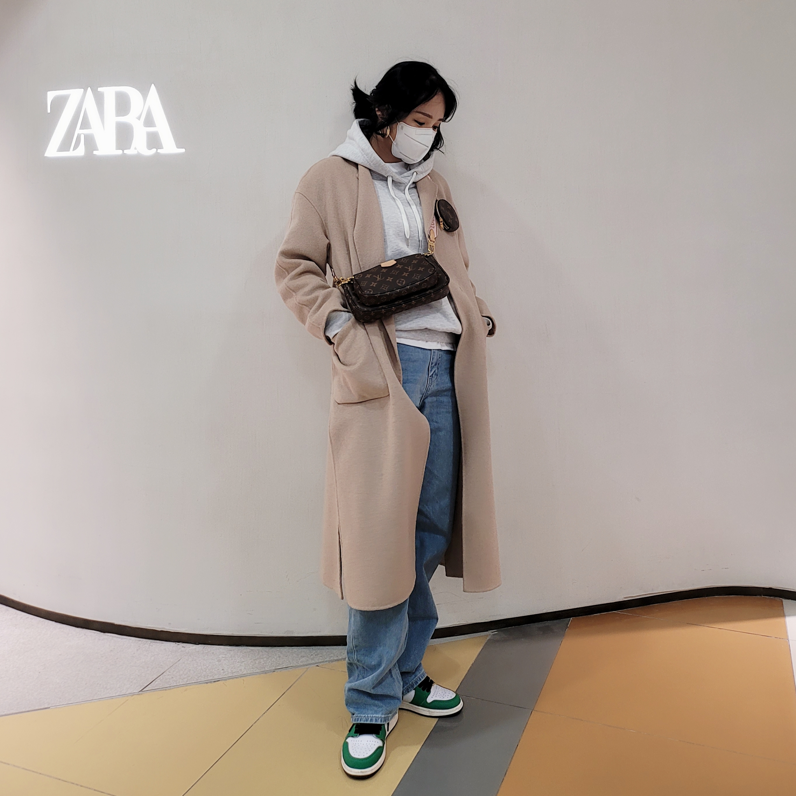 Louis Vuitton Multi Pochette Accessoires Monogram Light Pink, (W) Jordan 1 Retro High OG Lucky Green 착용 스타일